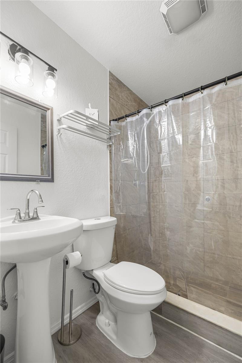 Image 14 of 28 For 14750 42nd Court