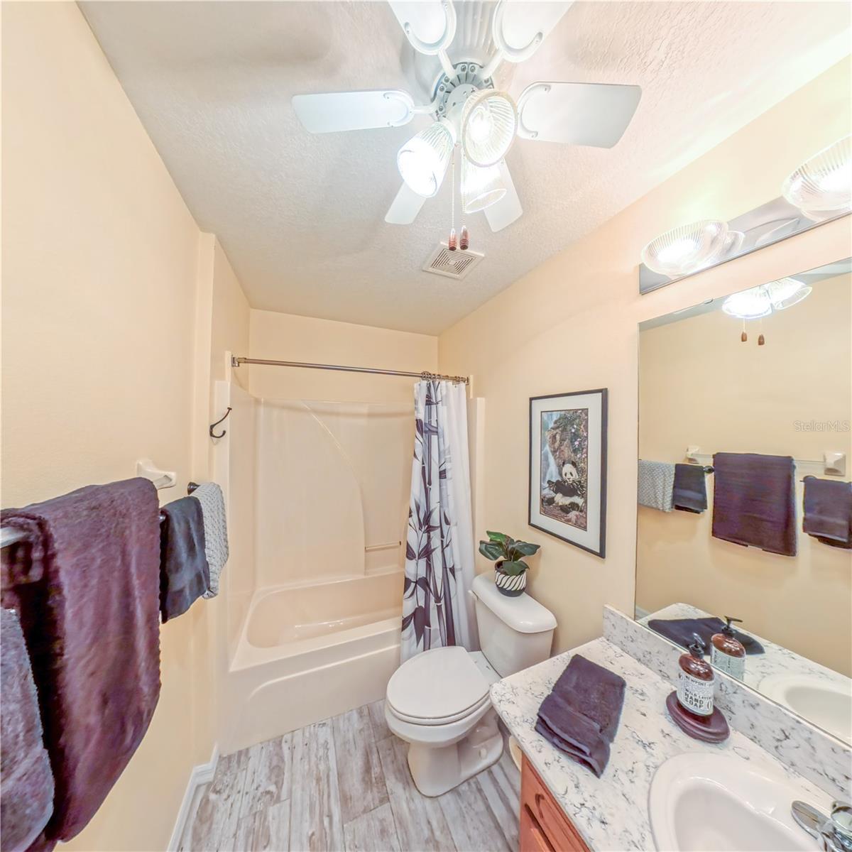 Image 18 of 67 For 8033 81st Loop