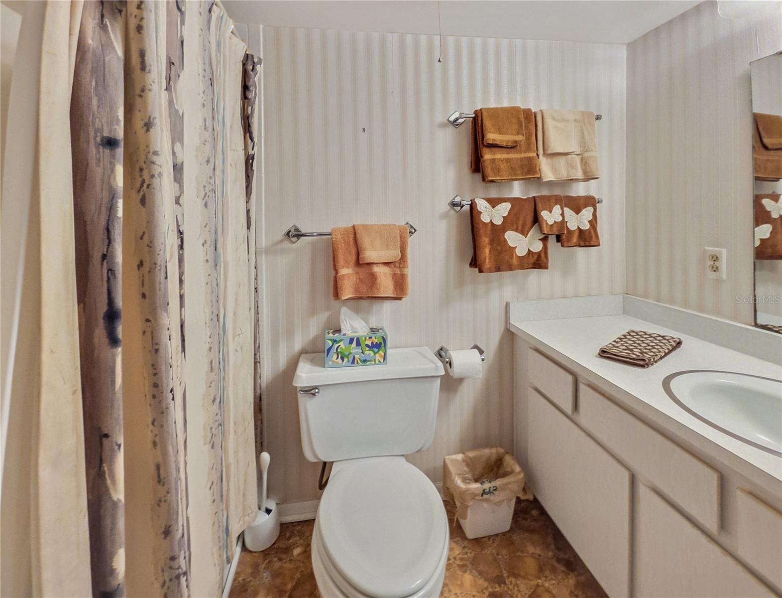 Image 15 of 28 For 578 Midway Drive B