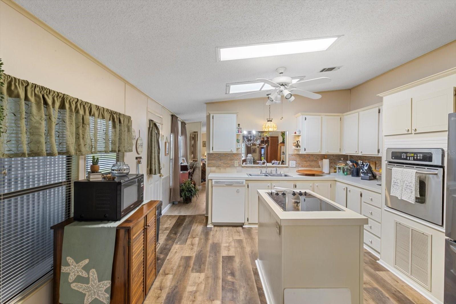 Image 13 of 49 For 2615 Monte Court