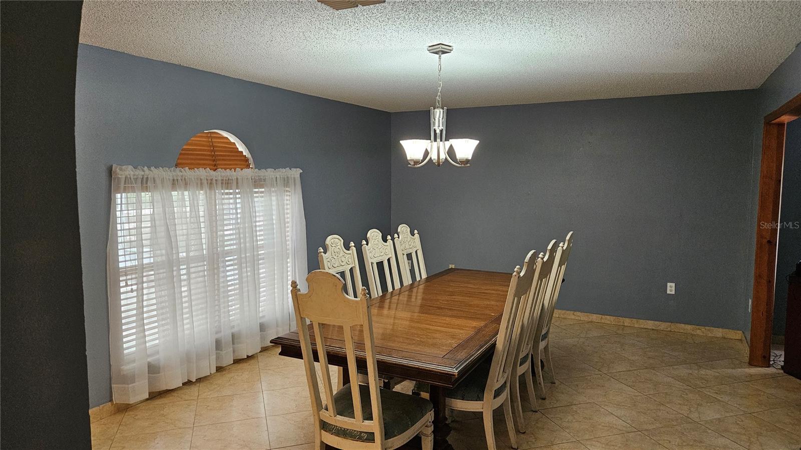 Image 5 of 20 For 8674 Collarette Way