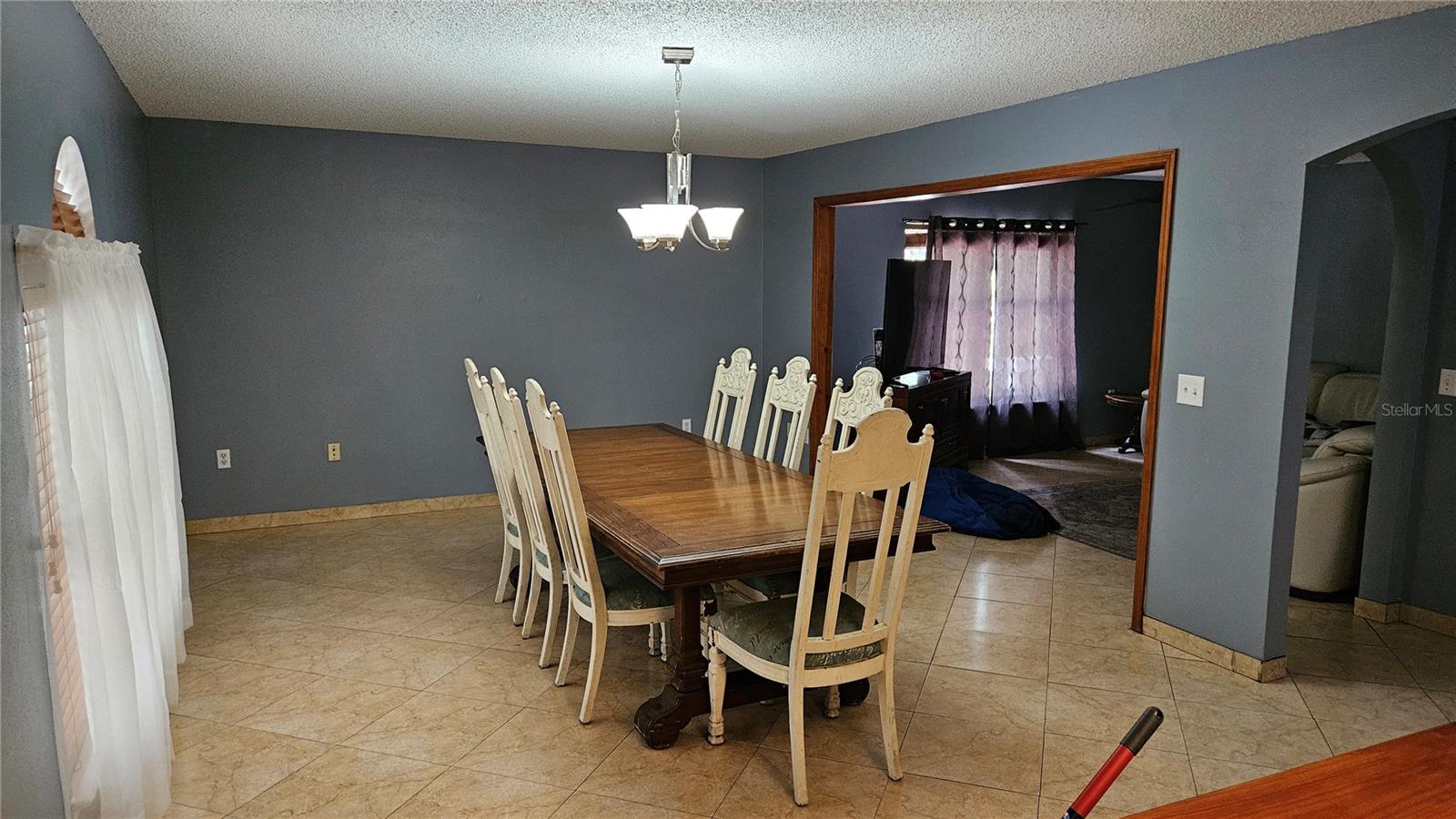 Image 6 of 20 For 8674 Collarette Way