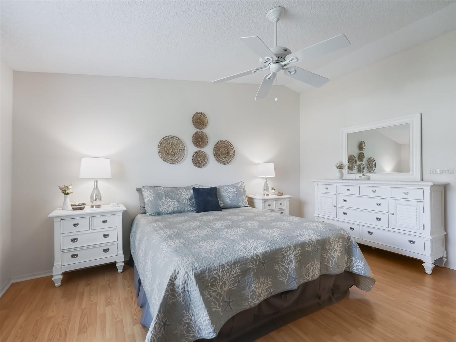 Listing photo id 13 for 2343 Dillon Lane