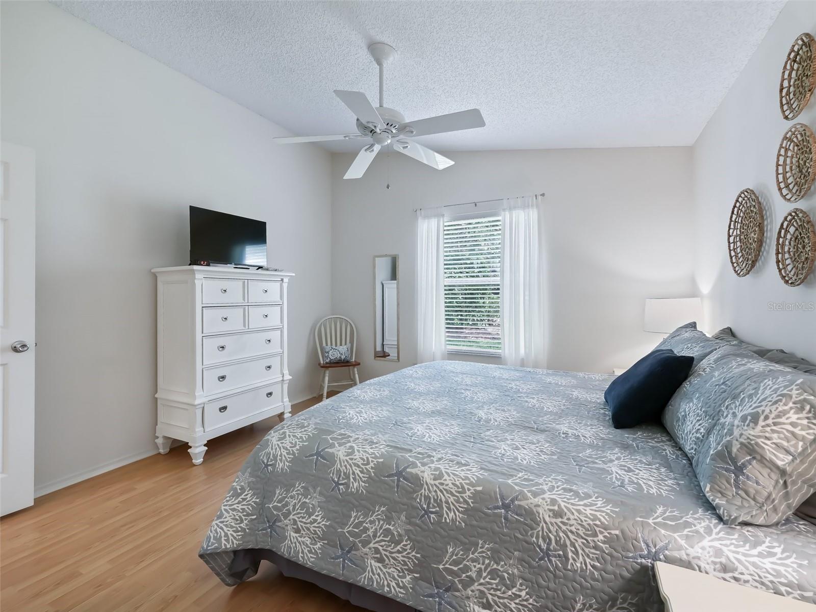Listing photo id 17 for 2343 Dillon Lane