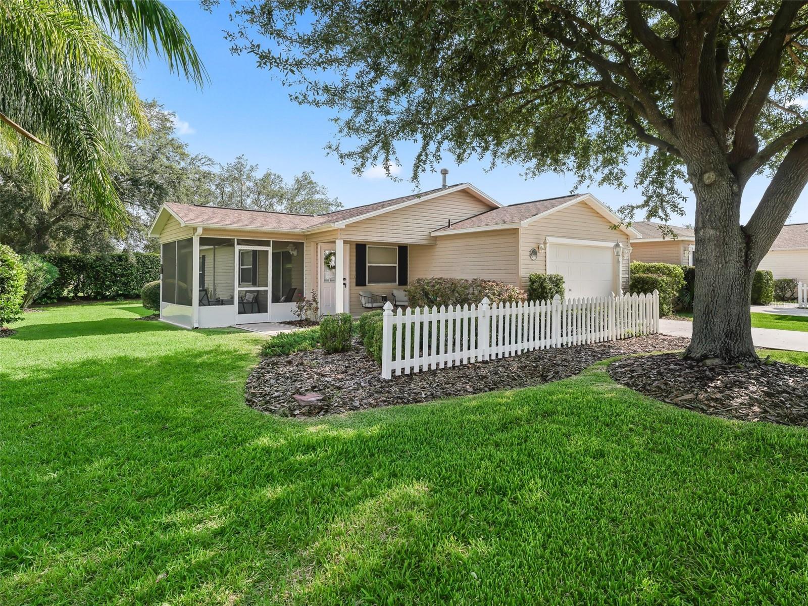 Listing photo id 0 for 2343 Dillon Lane