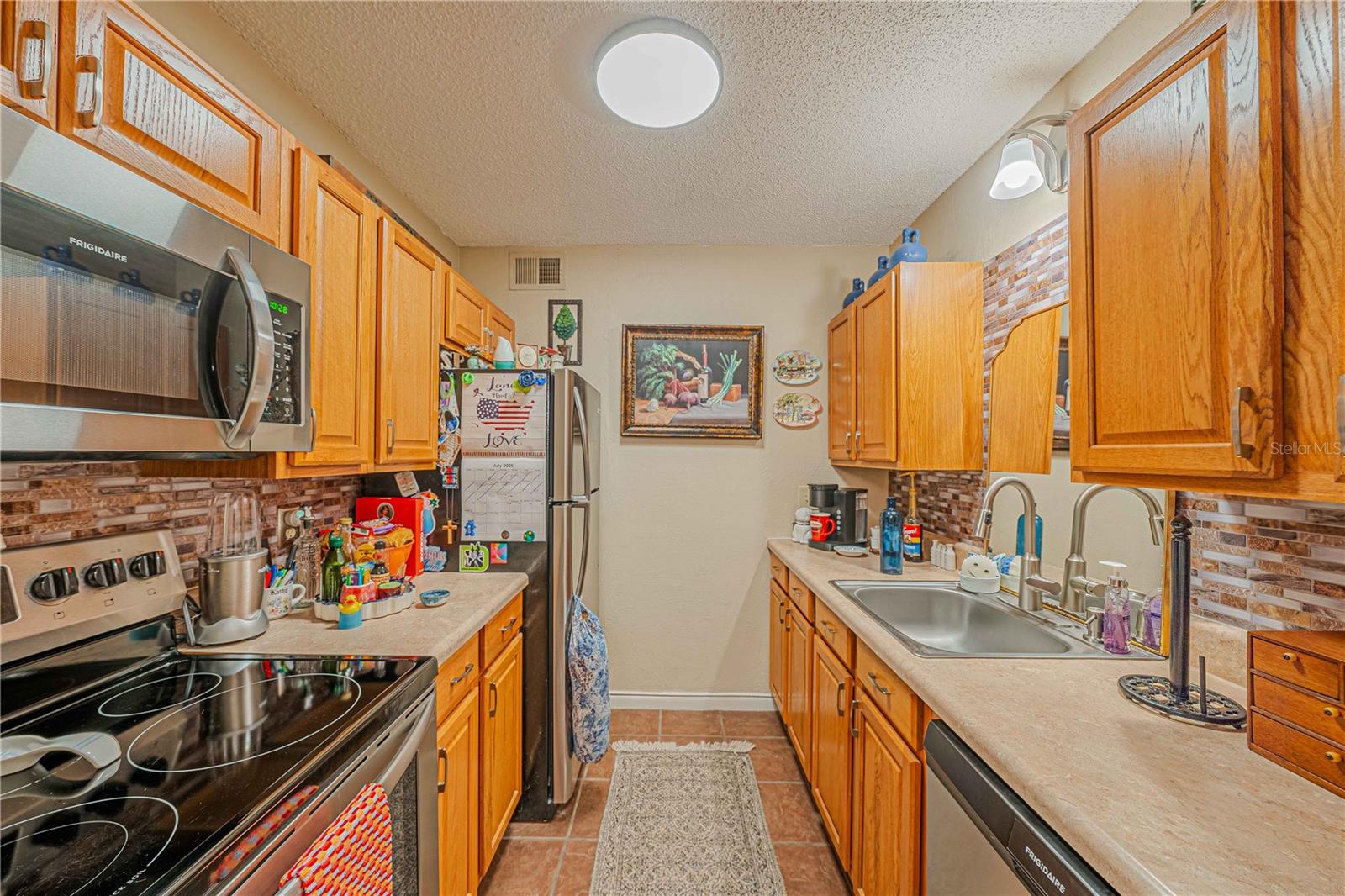 Image 10 of 34 For 2418 7th Street 6