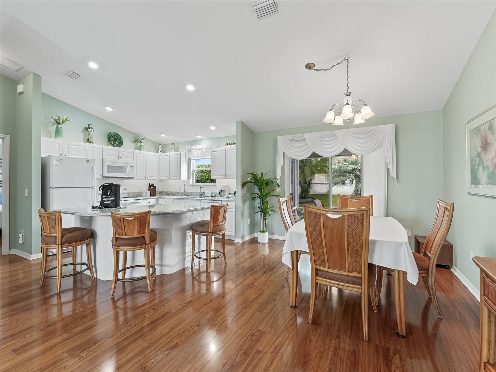 Image 7 of 25 For 2613 Dunbar Avenue