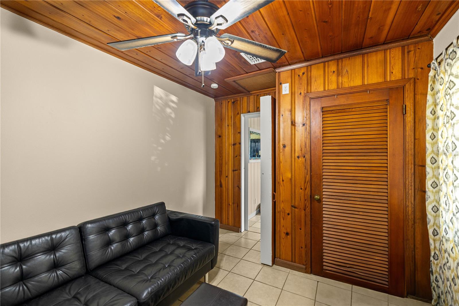 Image 15 of 24 For 418 Hunting Lodge Drive