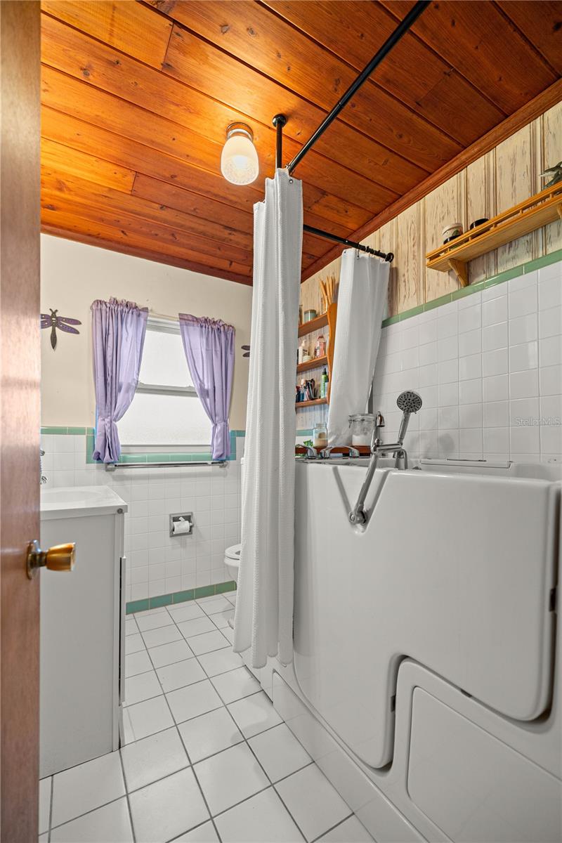 Image 19 of 24 For 418 Hunting Lodge Drive