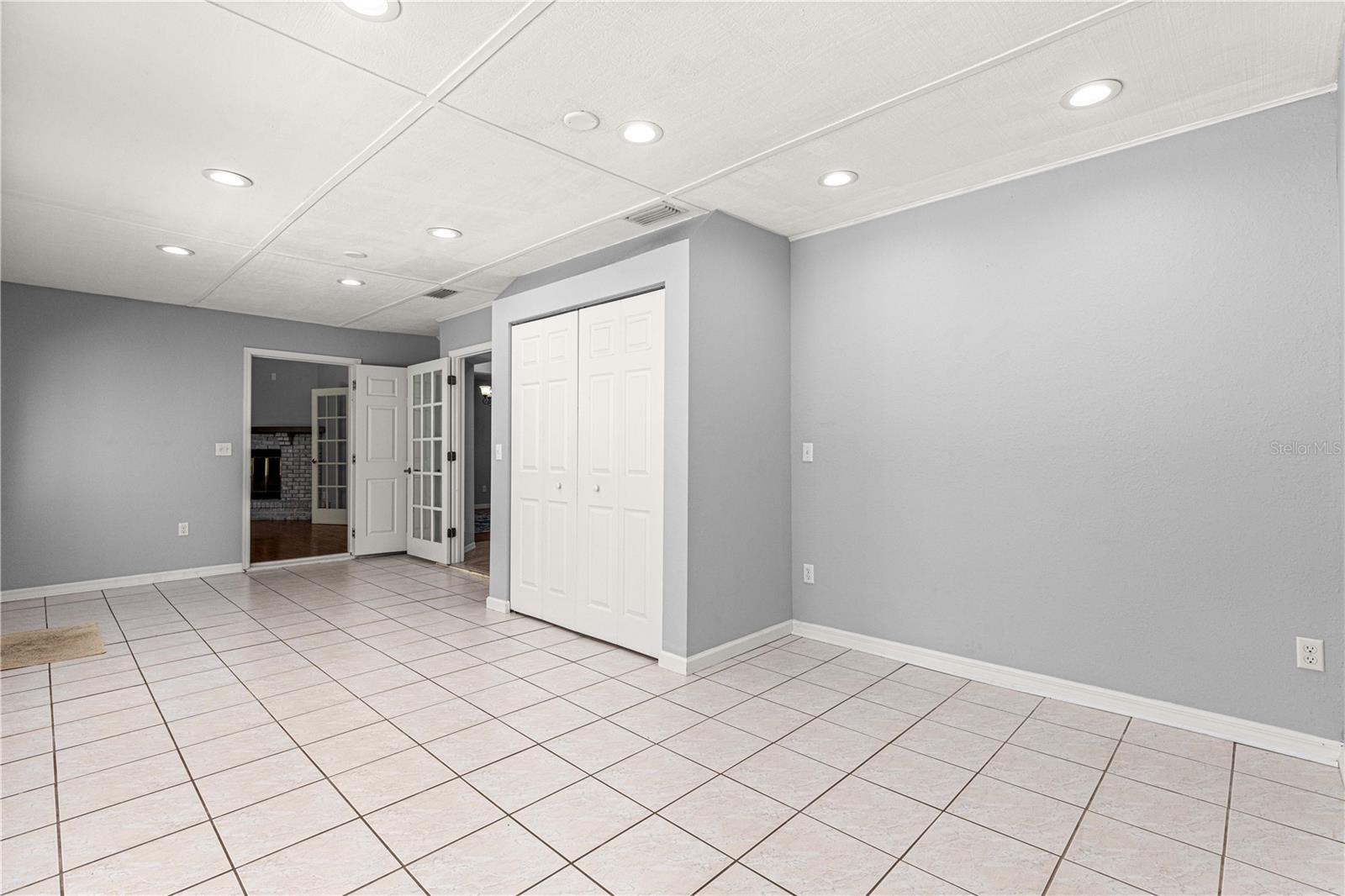 Image 19 of 52 For 4944 40th Terrace