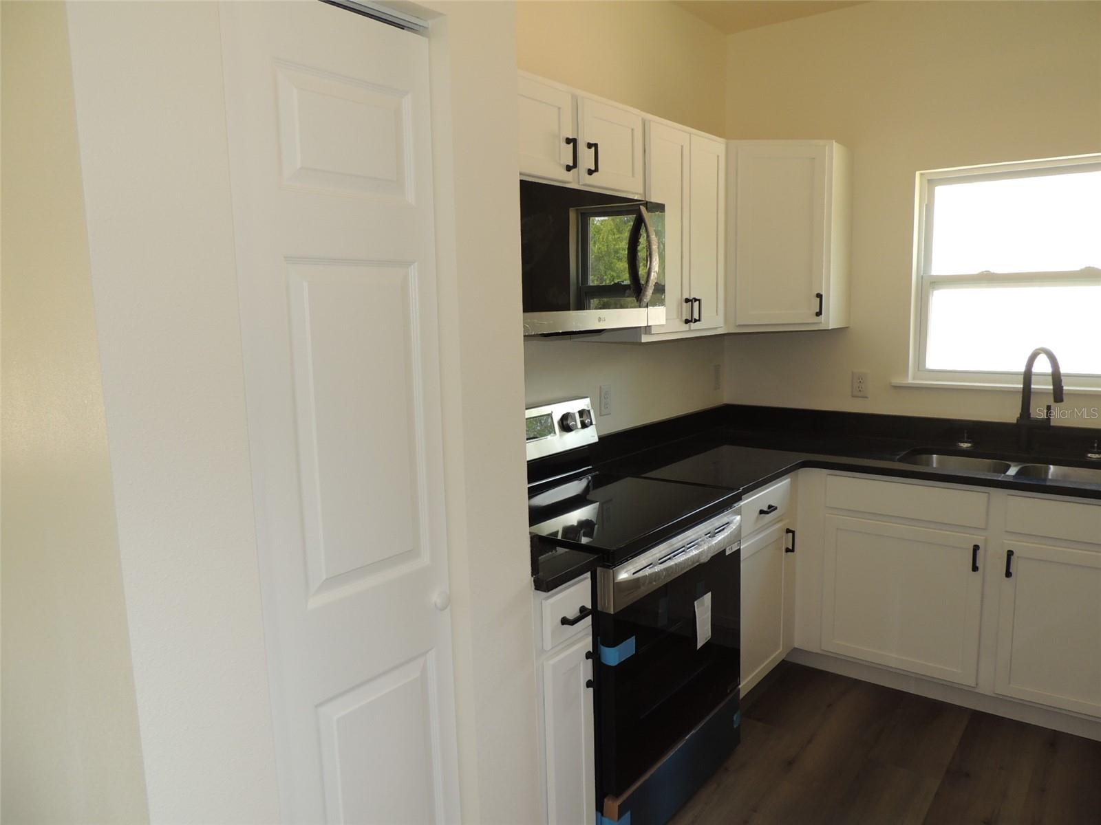 Image 11 of 19 For 13431 51st Street