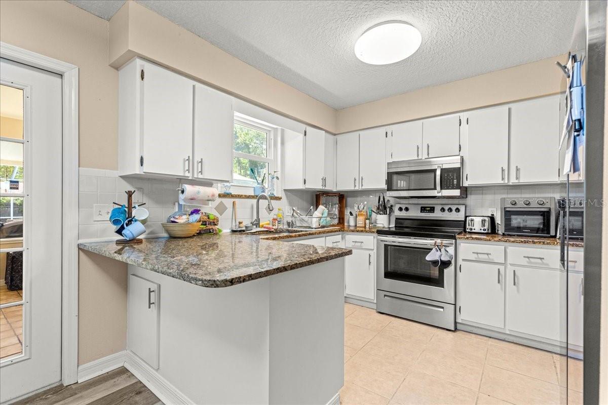 Image 11 of 43 For 5721 62nd Avenue