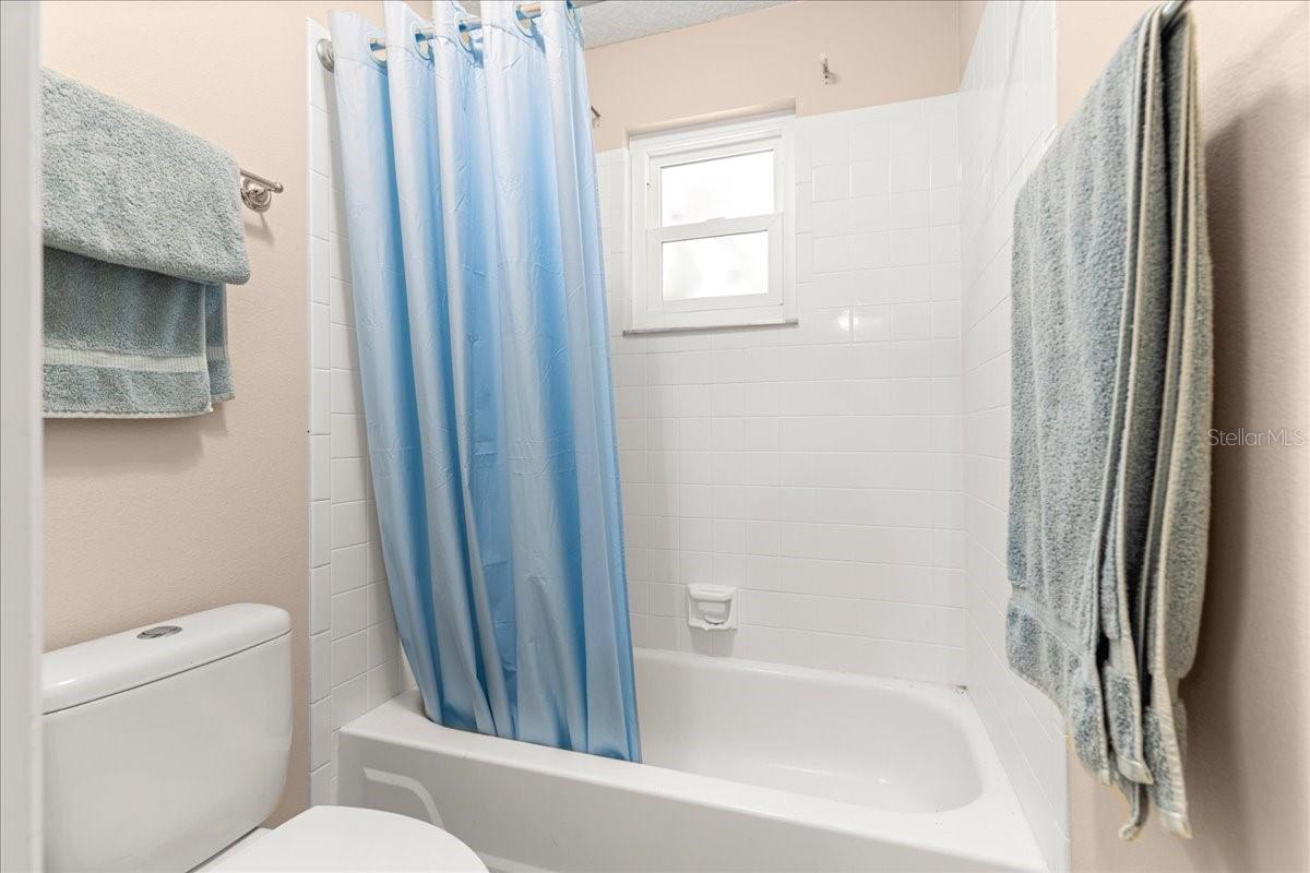 Image 20 of 43 For 5721 62nd Avenue