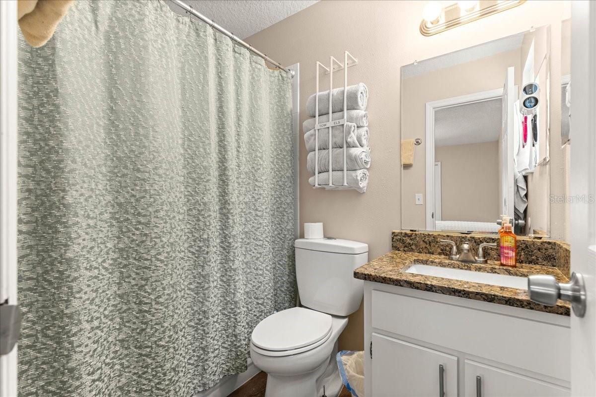 Image 22 of 43 For 5721 62nd Avenue