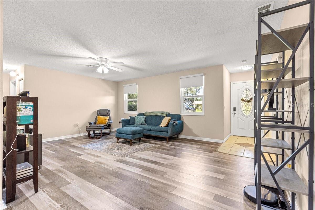 Image 6 of 43 For 5721 62nd Avenue