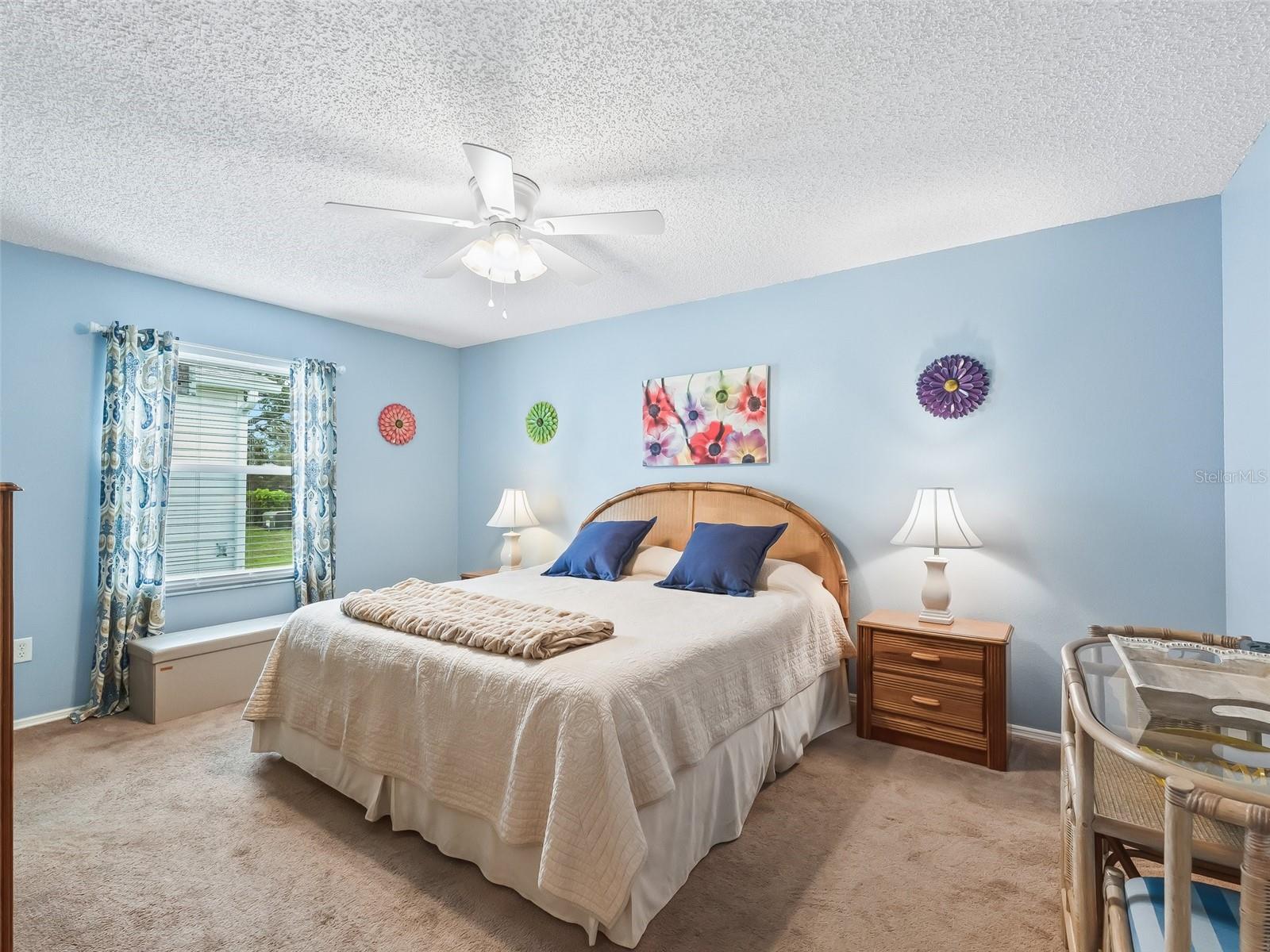 Listing photo id 13 for 2863 Barboza Drive