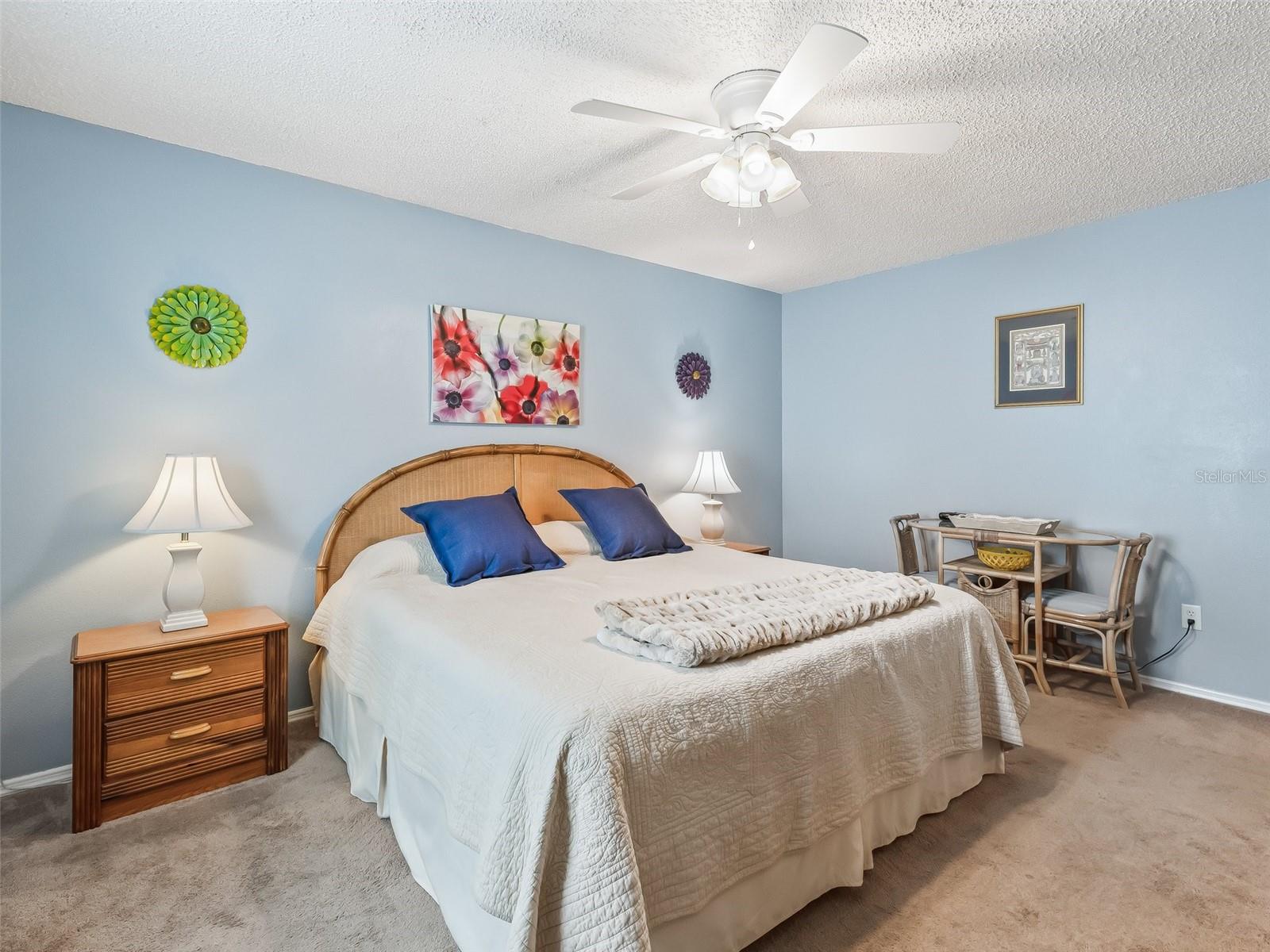 Listing photo id 14 for 2863 Barboza Drive
