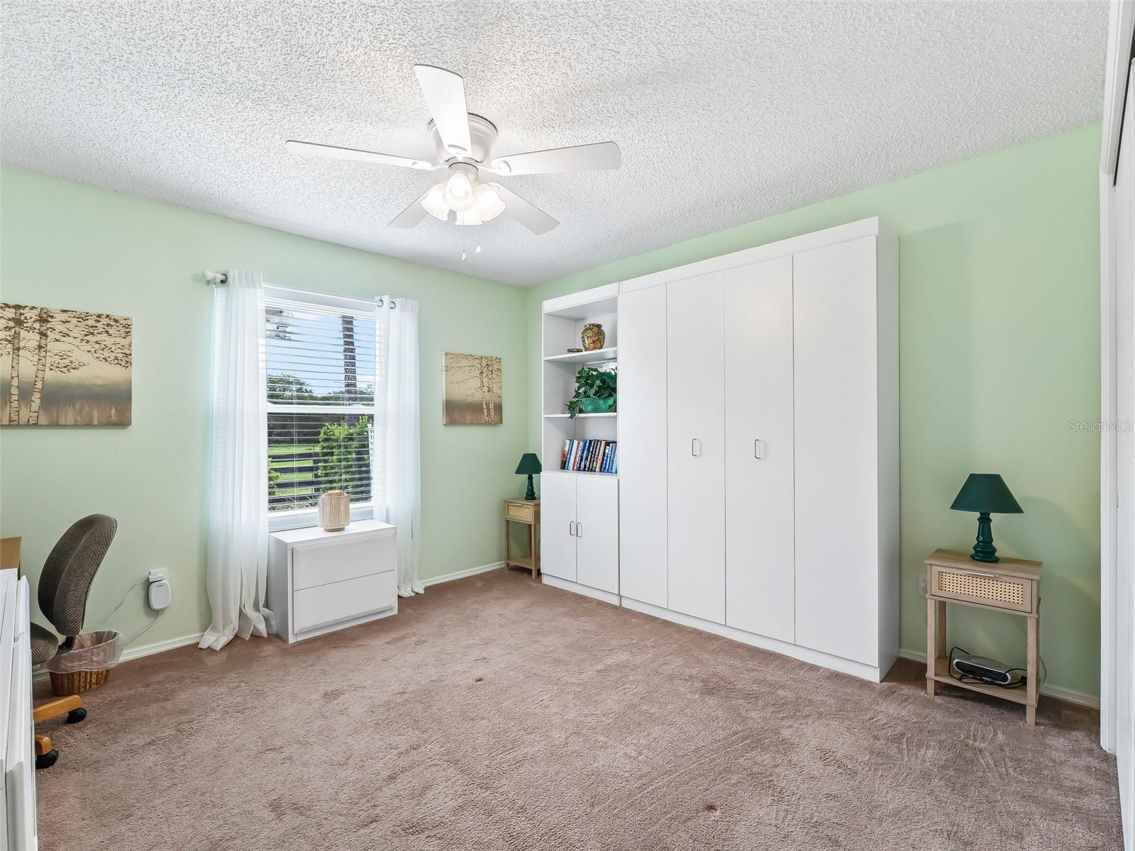Listing photo id 17 for 2863 Barboza Drive