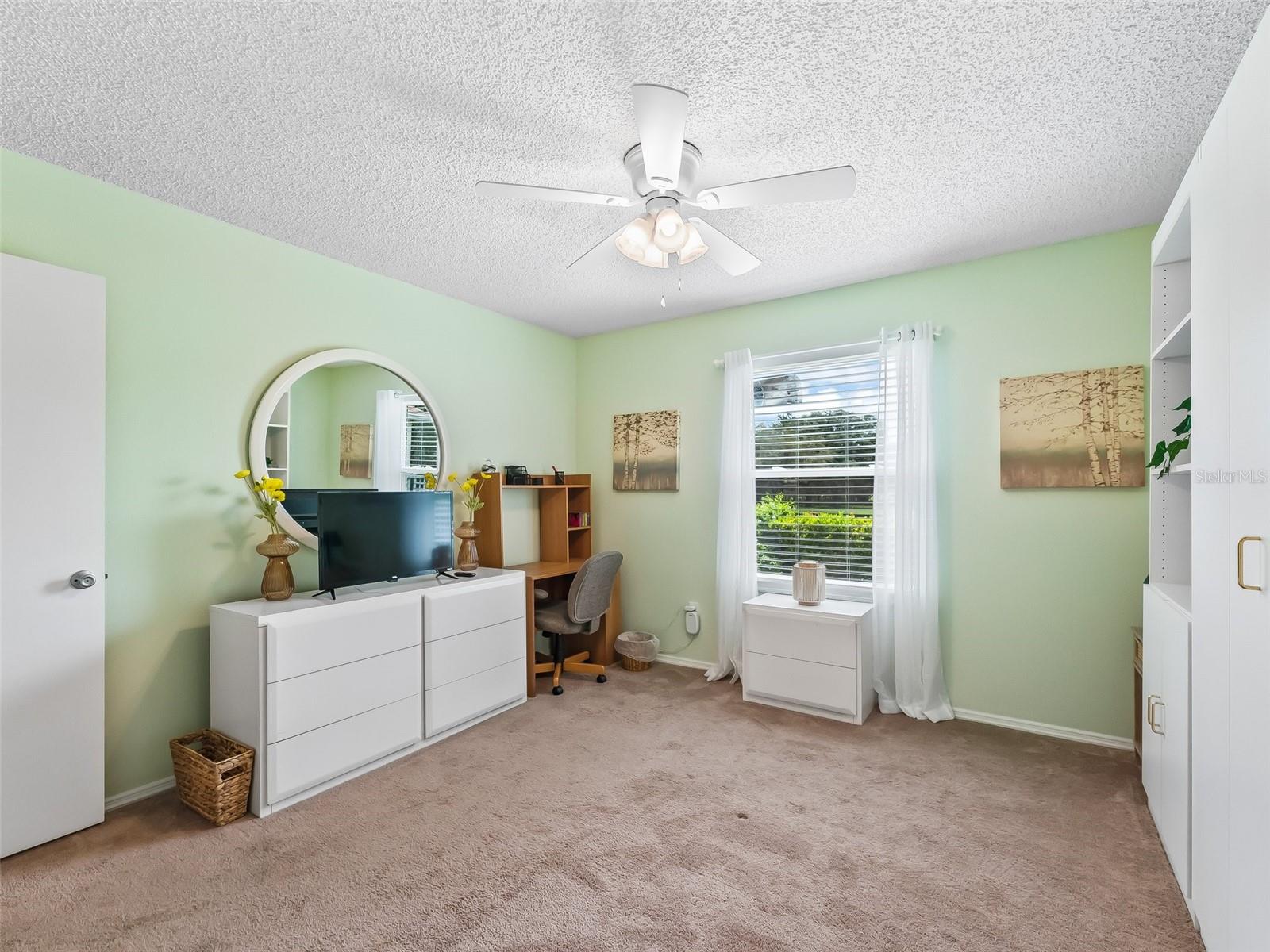 Listing photo id 18 for 2863 Barboza Drive
