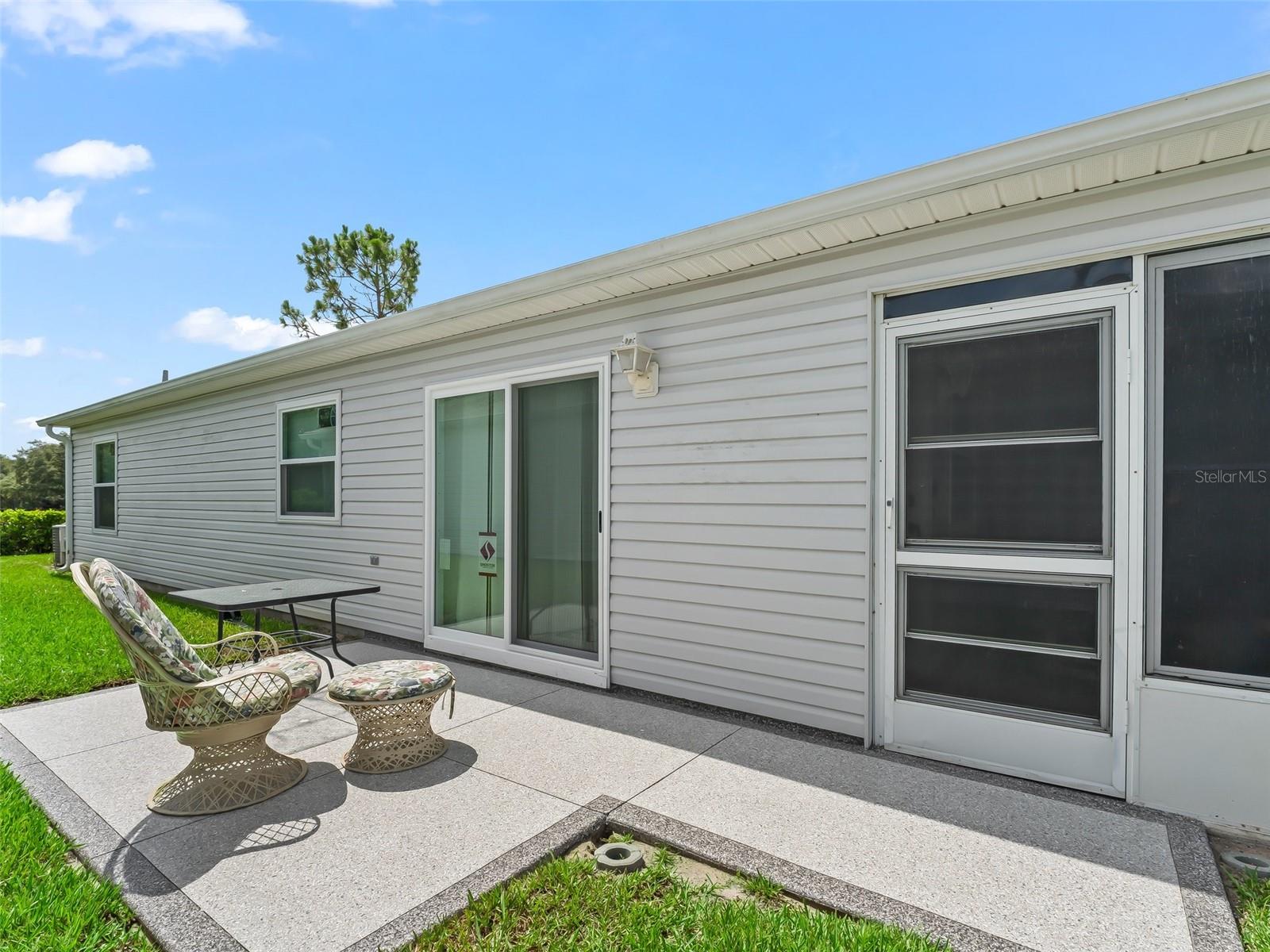 Listing photo id 22 for 2863 Barboza Drive