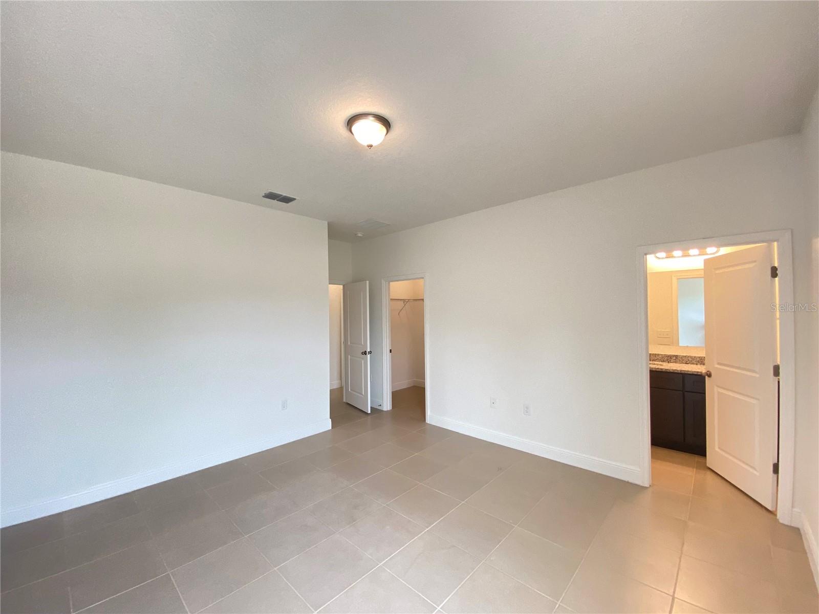Image 12 of 27 For 118 Marion Oaks Drive