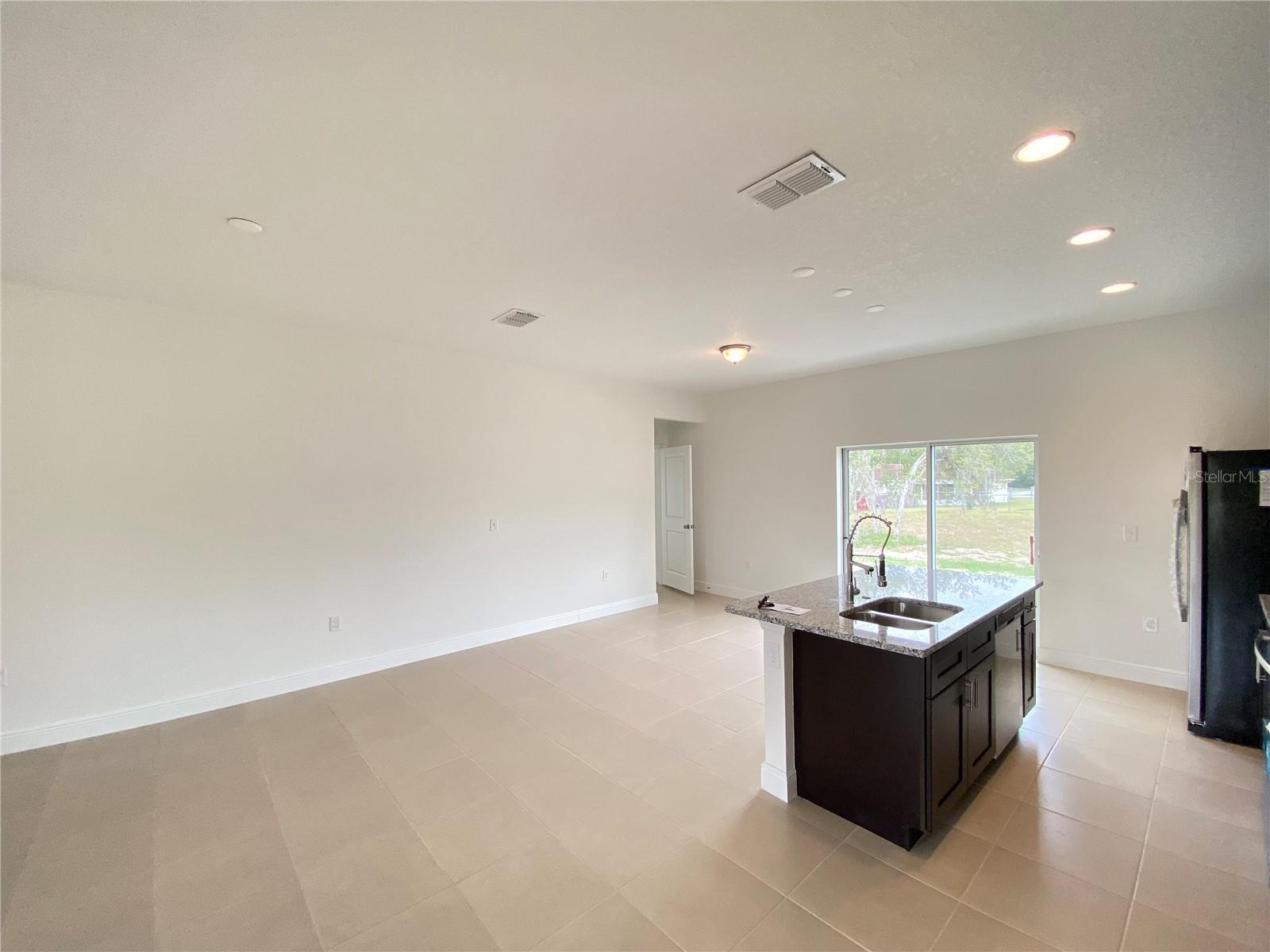 Image 5 of 27 For 118 Marion Oaks Drive
