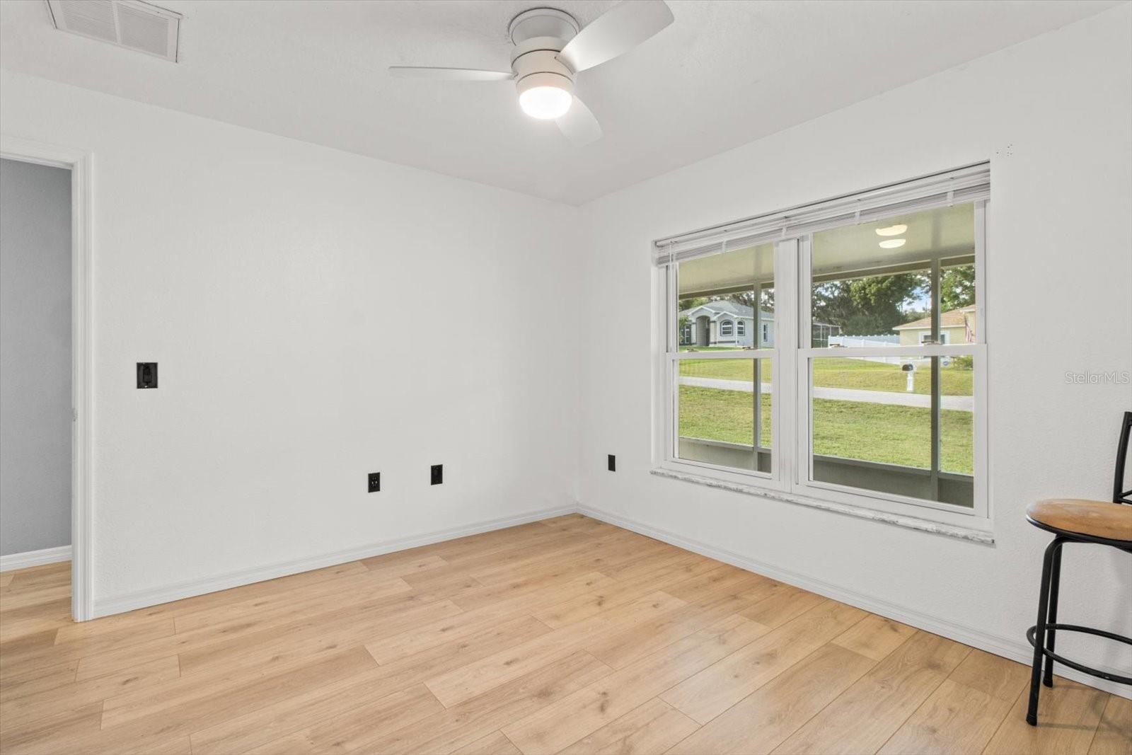 Image 10 of 38 For 5921 Meadowpark Lane