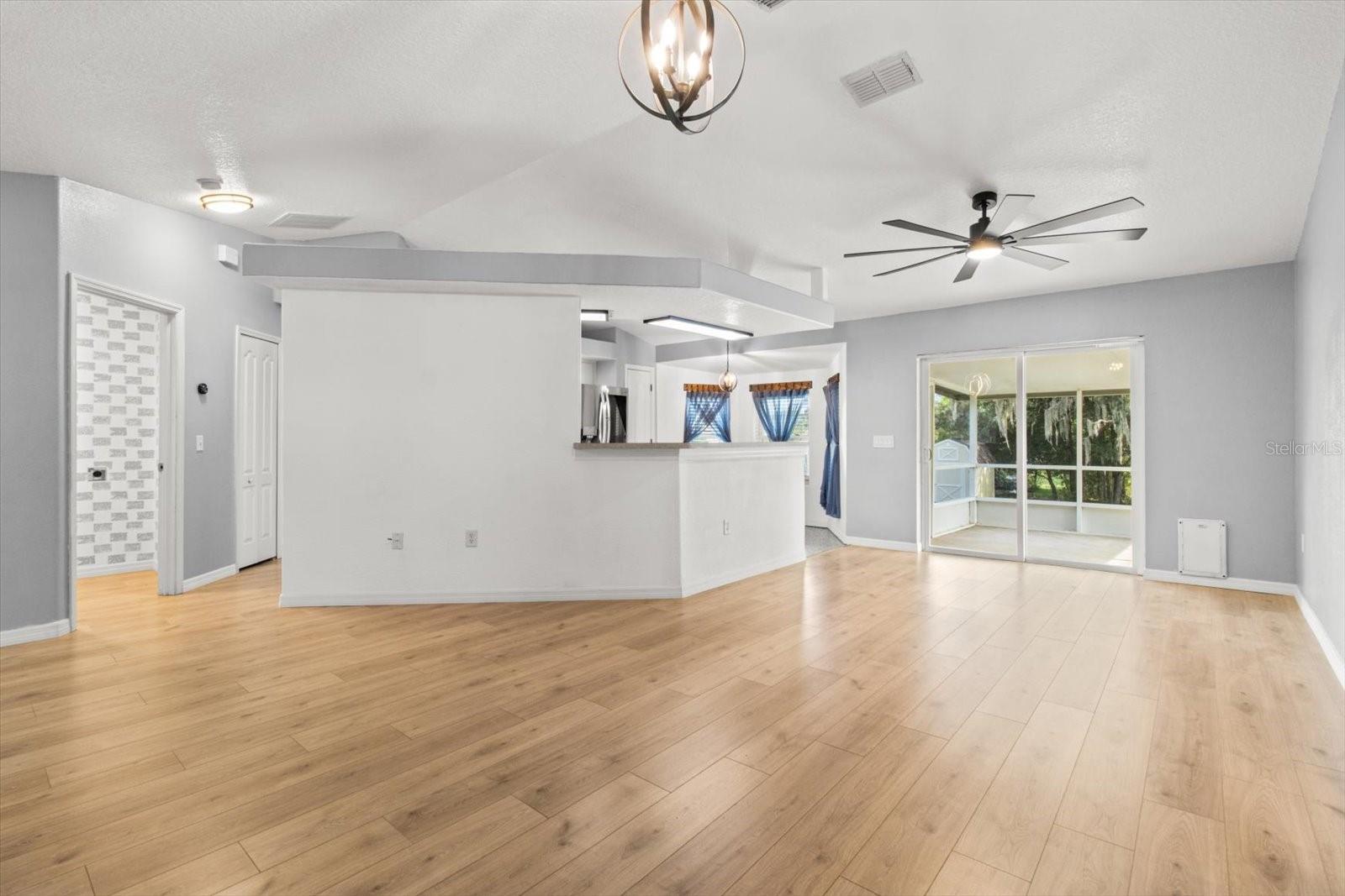 Image 12 of 38 For 5921 Meadowpark Lane