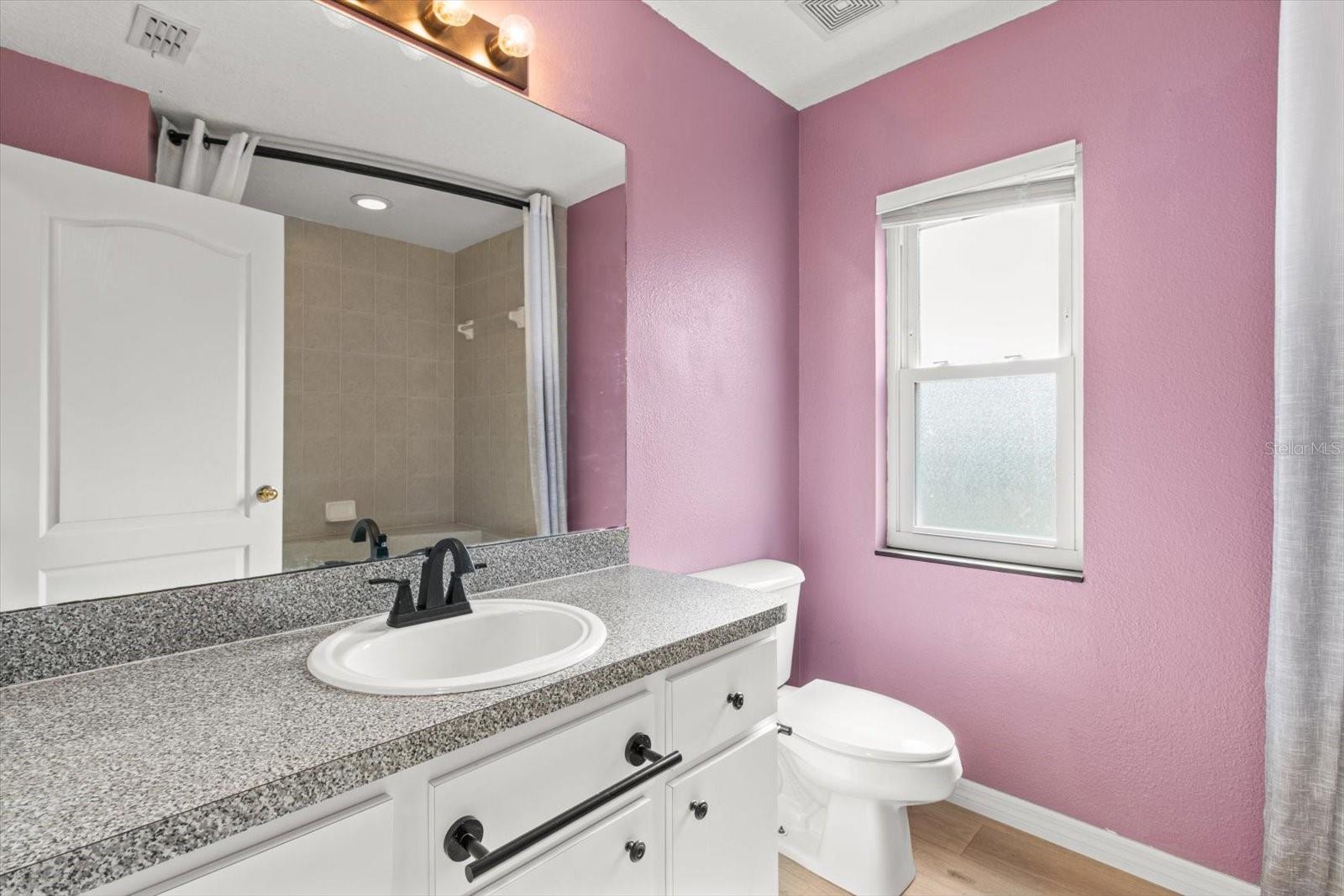 Image 21 of 38 For 5921 Meadowpark Lane