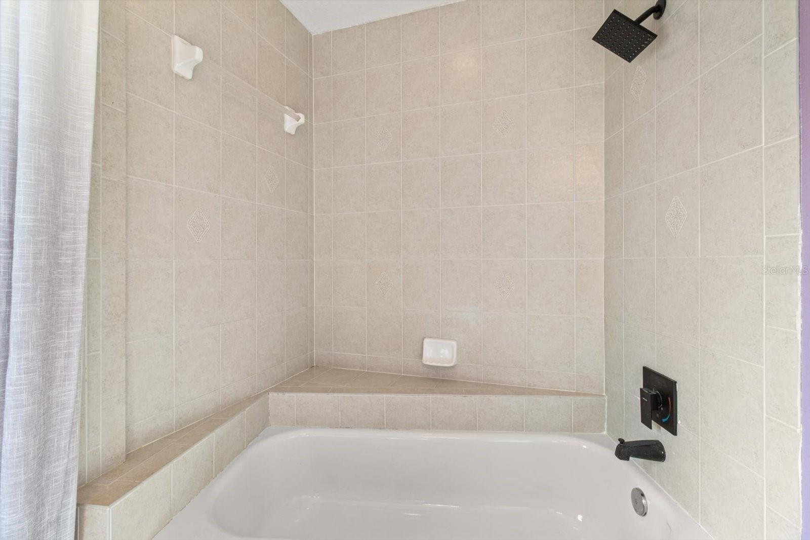 Image 22 of 38 For 5921 Meadowpark Lane