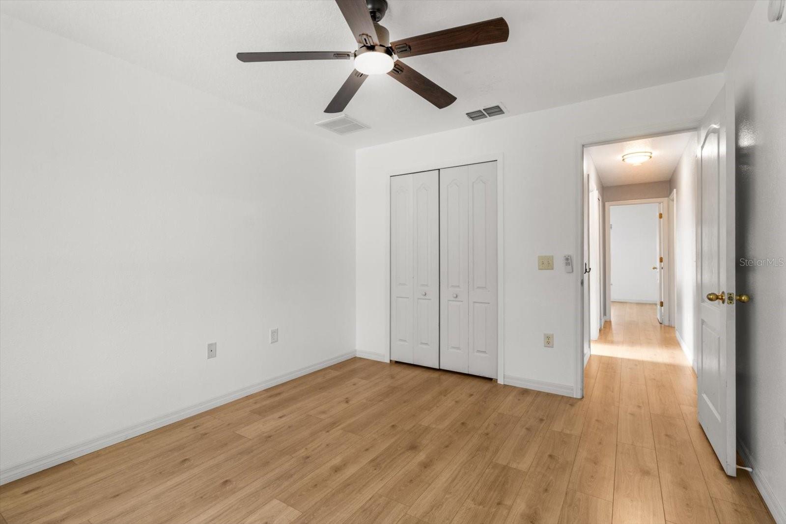 Image 24 of 38 For 5921 Meadowpark Lane