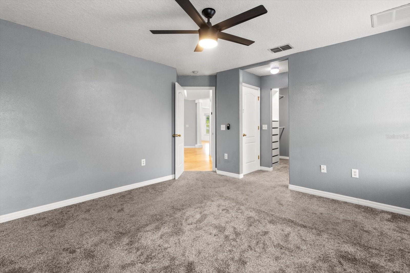 Image 27 of 38 For 5921 Meadowpark Lane