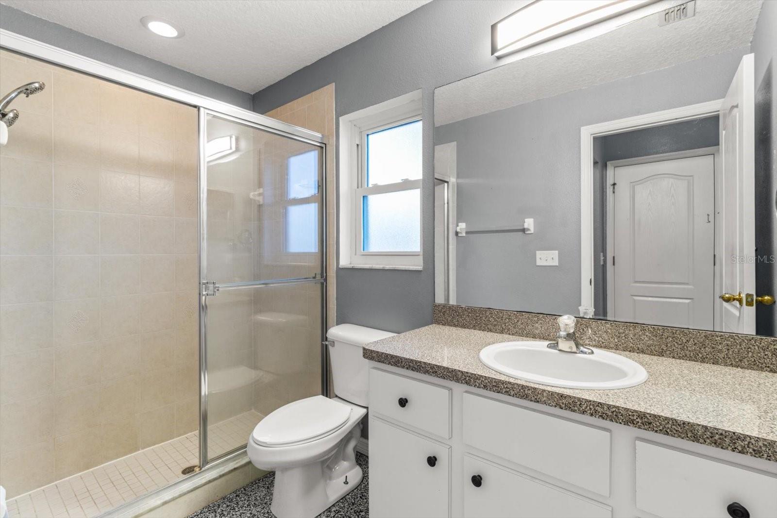 Image 29 of 38 For 5921 Meadowpark Lane