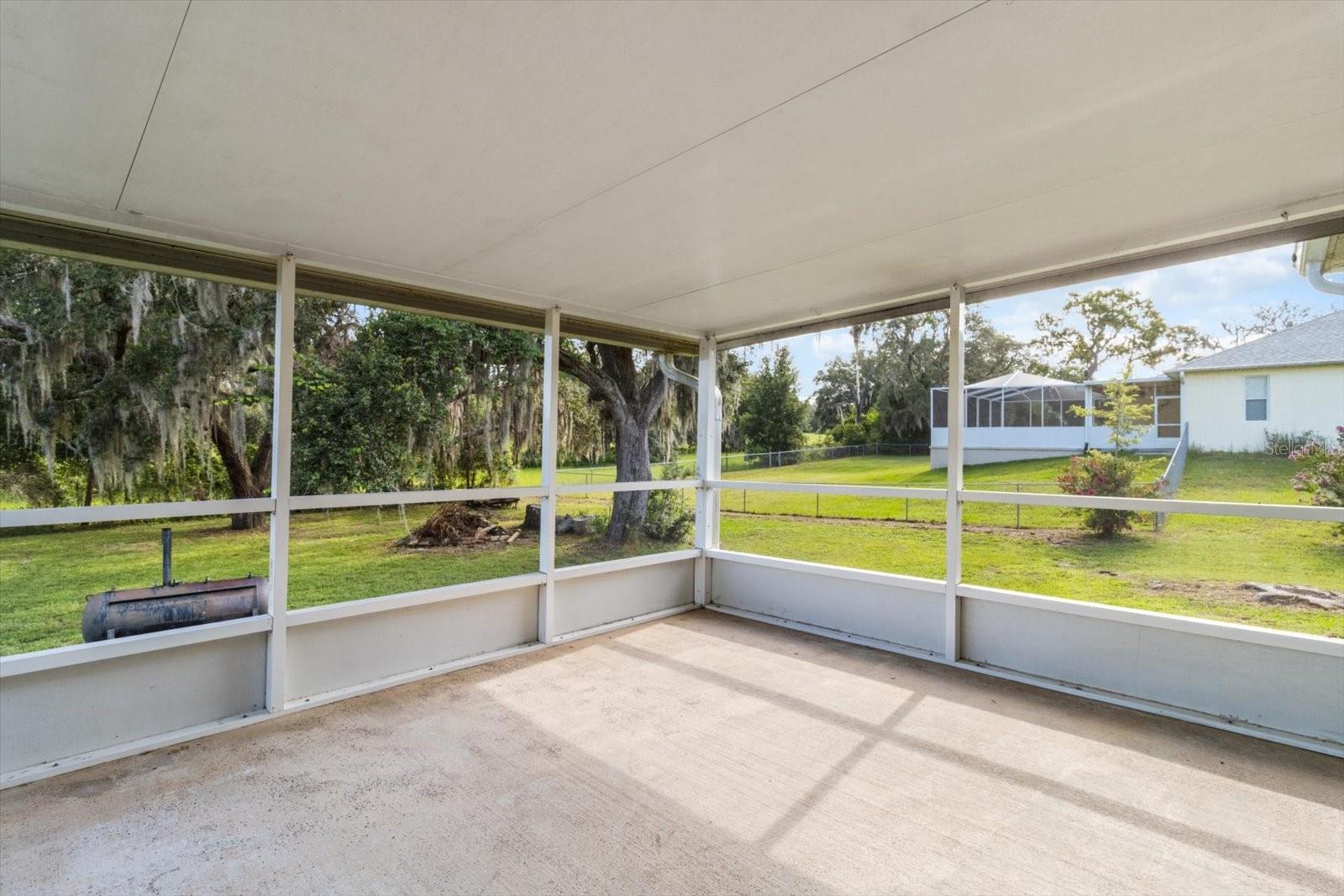 Image 31 of 38 For 5921 Meadowpark Lane