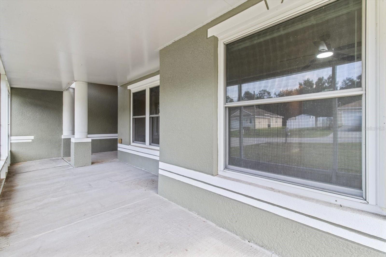 Image 4 of 38 For 5921 Meadowpark Lane