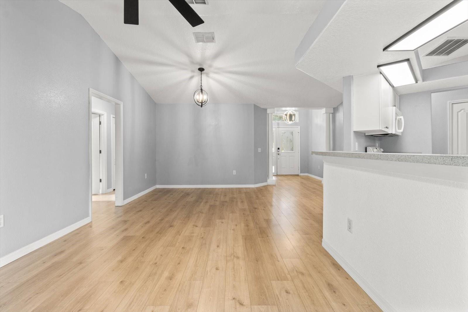 Image 9 of 38 For 5921 Meadowpark Lane
