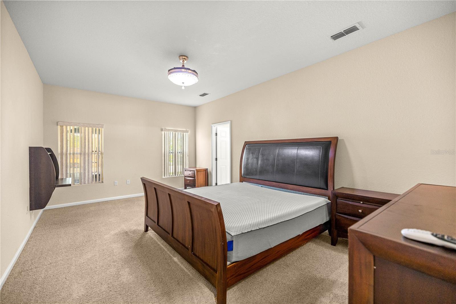 Image 15 of 39 For 5438 49th Avenue