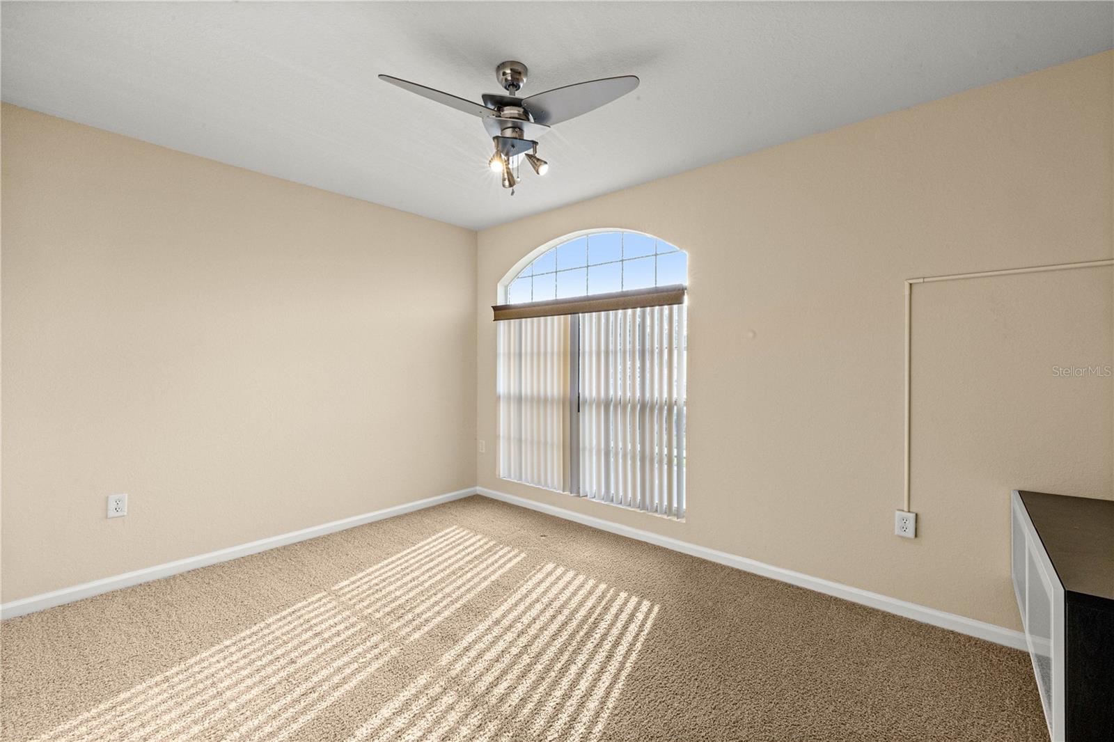 Image 21 of 39 For 5438 49th Avenue