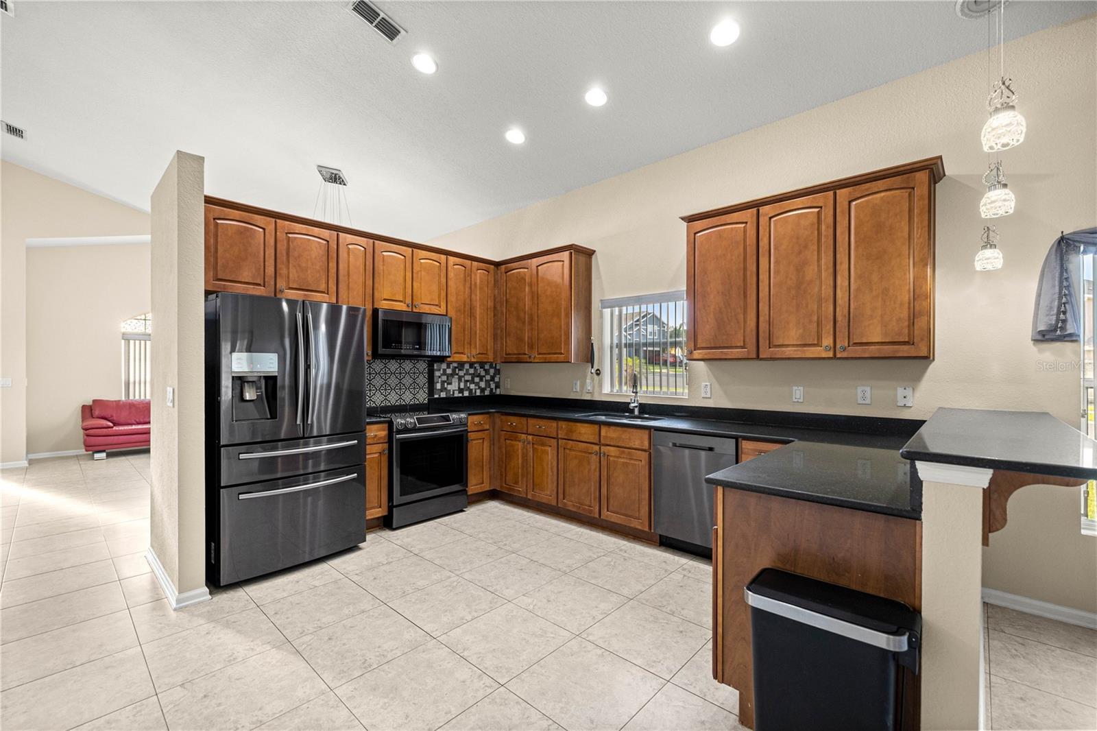 Image 4 of 39 For 5438 49th Avenue
