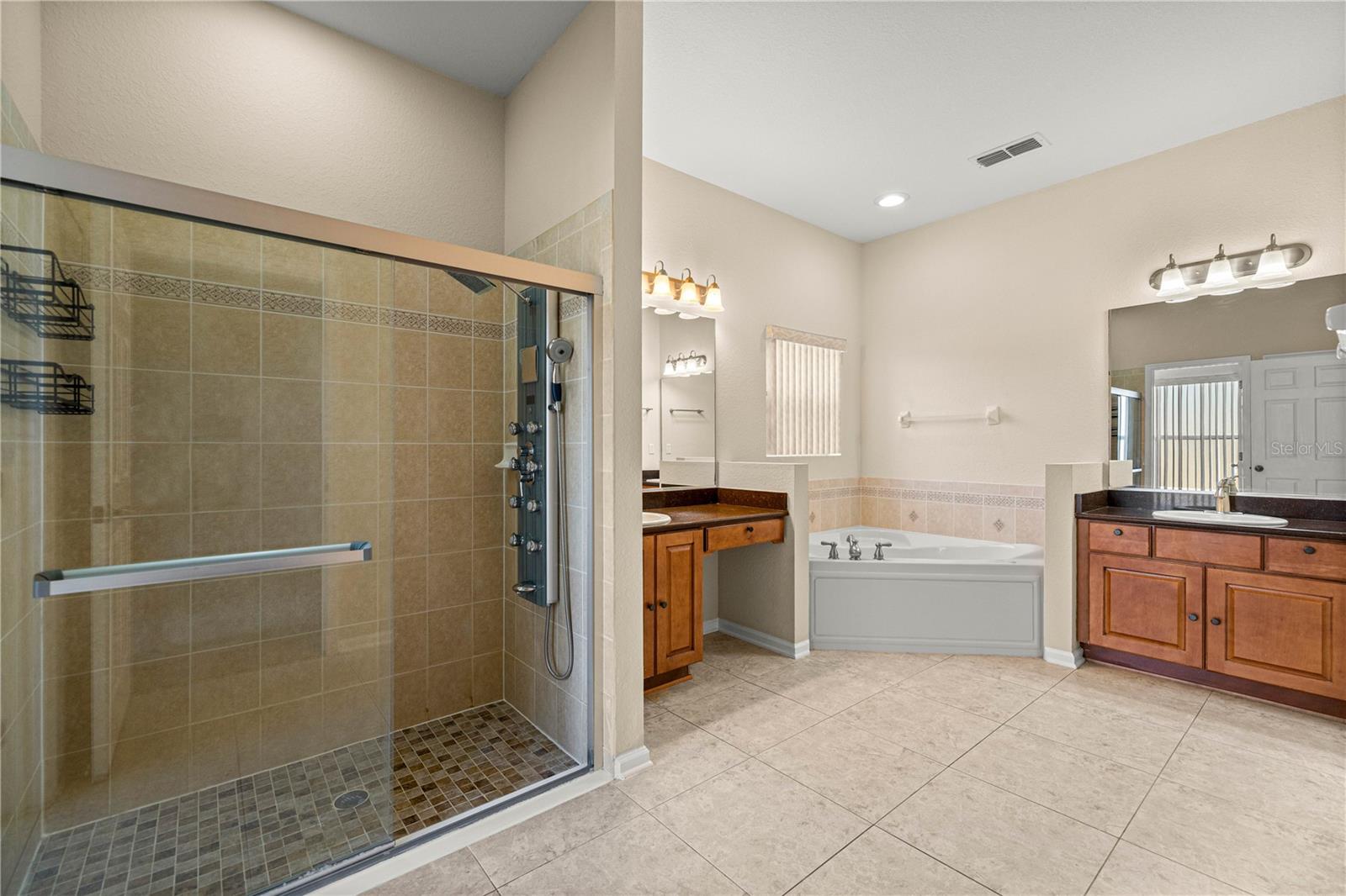 Image 6 of 39 For 5438 49th Avenue