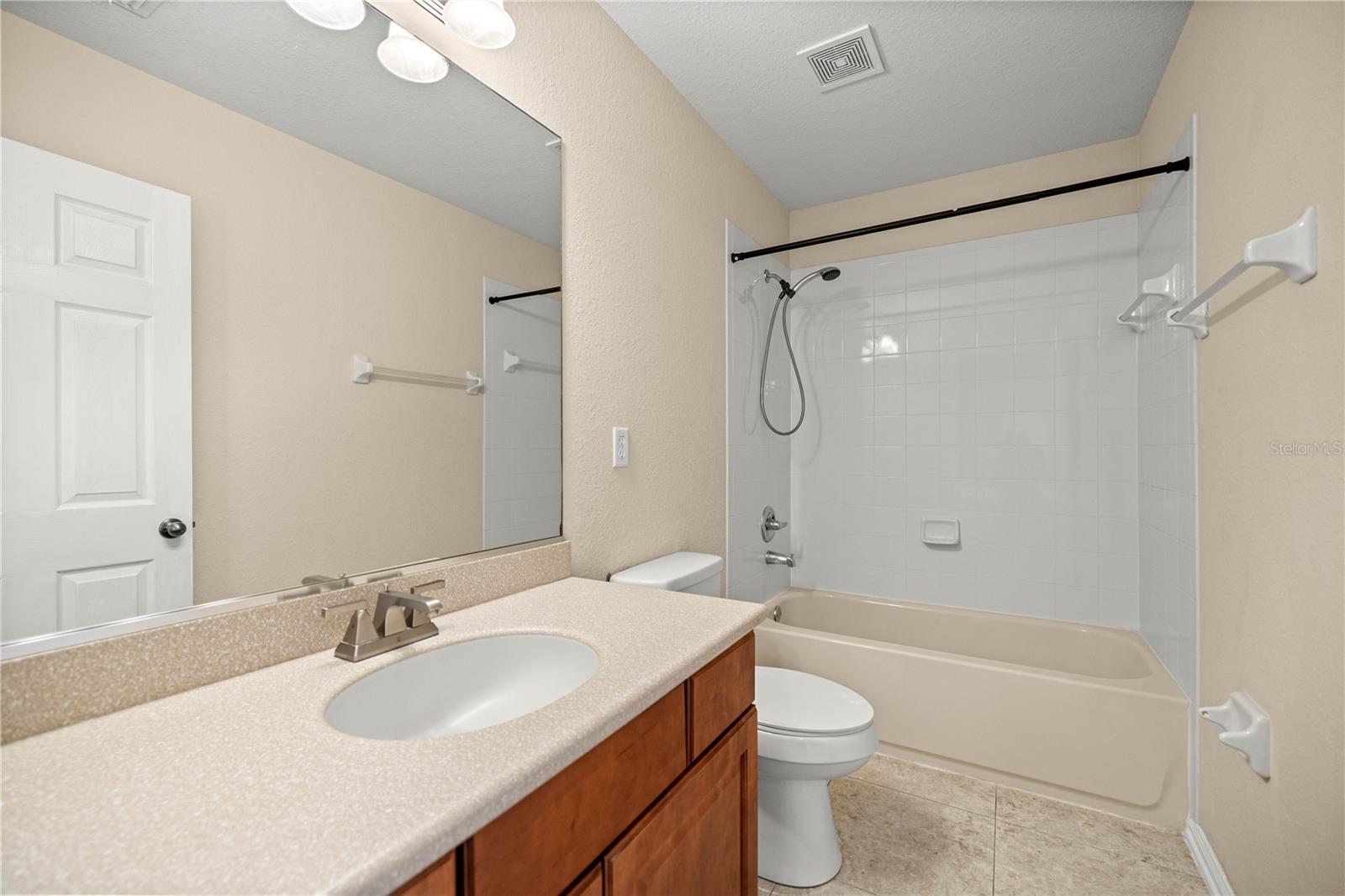 Image 7 of 39 For 5438 49th Avenue