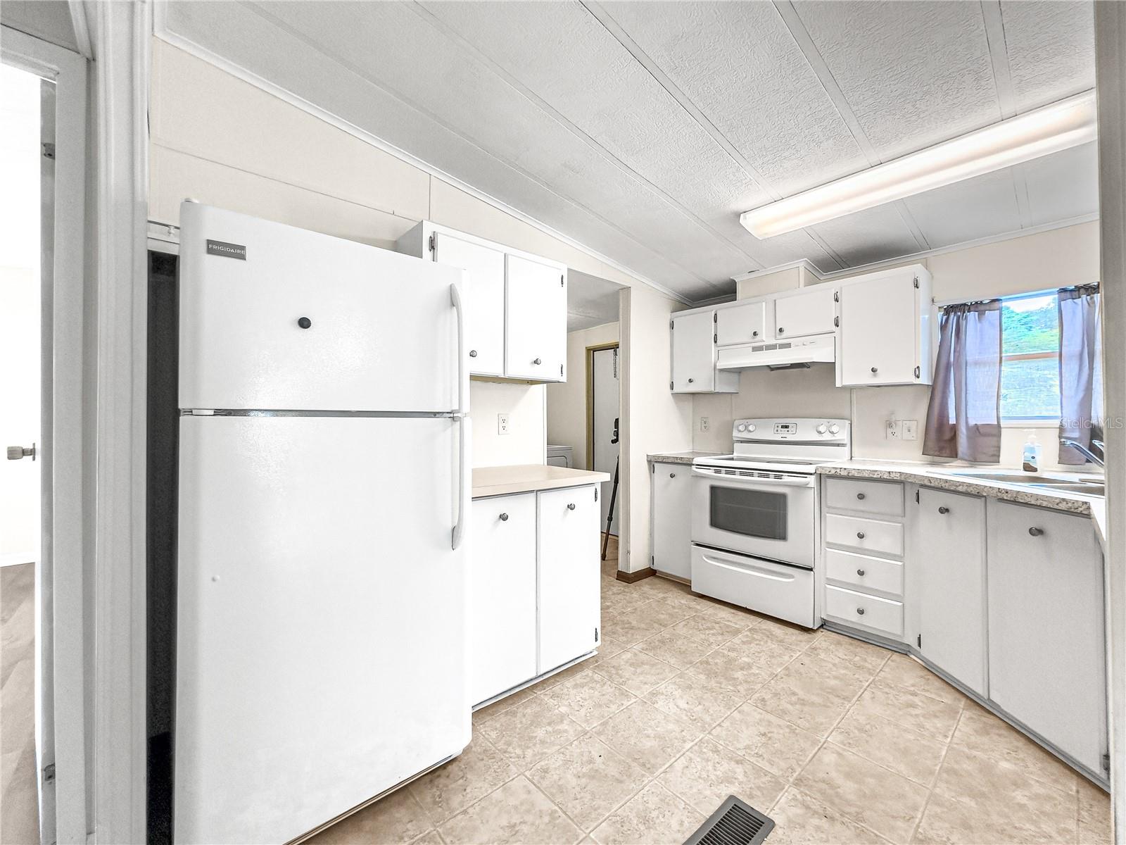 Image 11 of 29 For 6848 84th Place