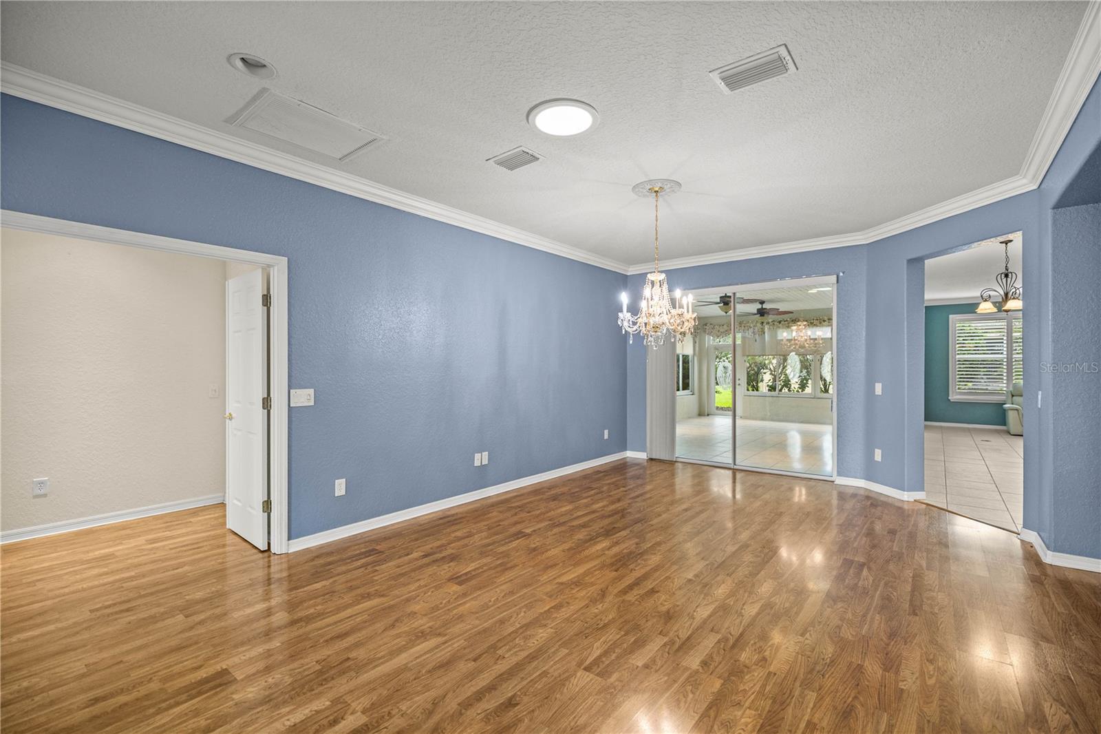 Image 11 of 30 For 8852 119th Street