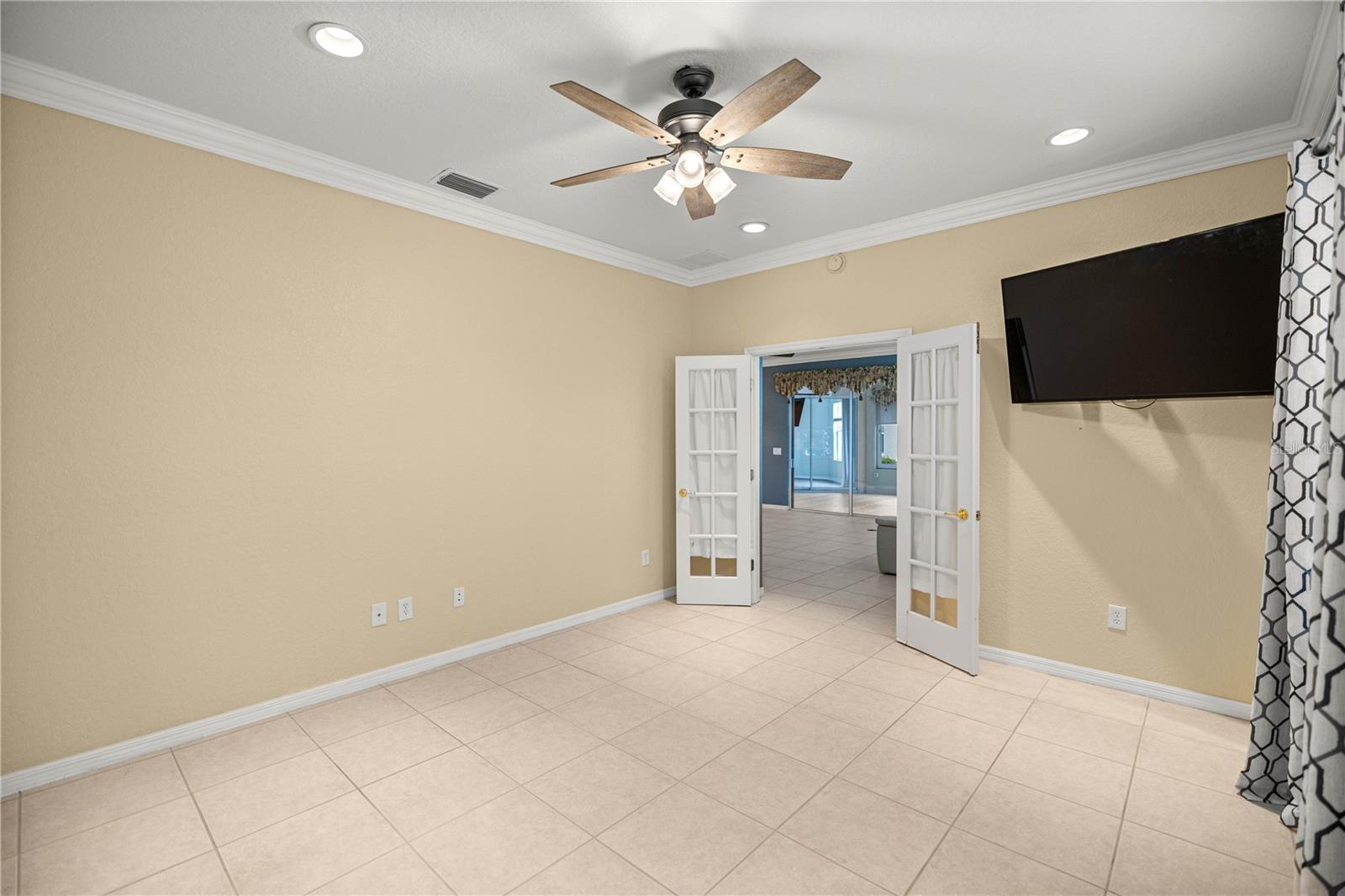 Image 19 of 30 For 8852 119th Street
