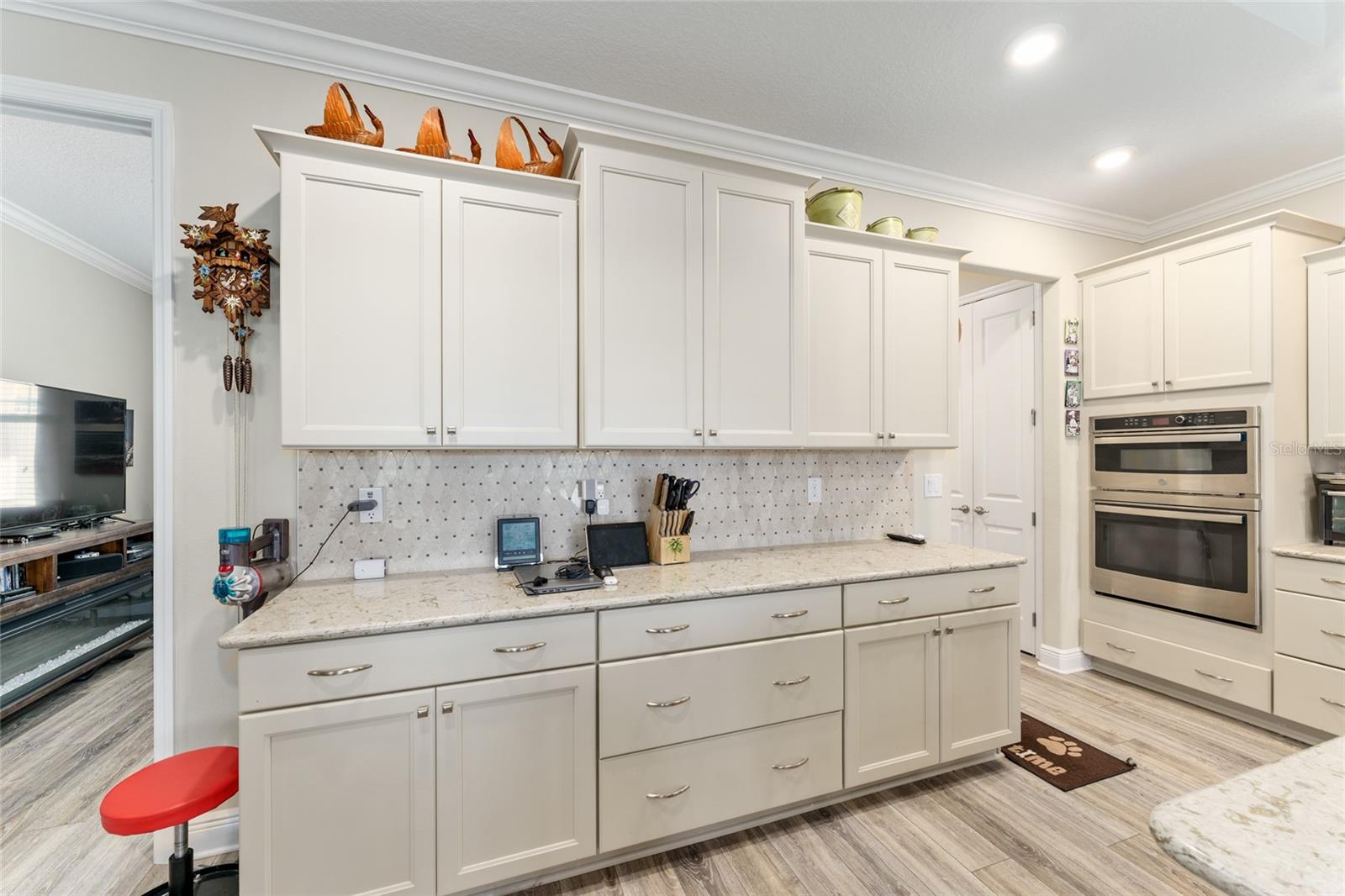 Image 21 of 67 For 9224 86th Place