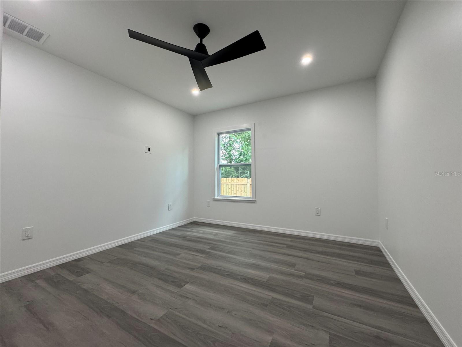 Image 14 of 32 For 408 1st Street