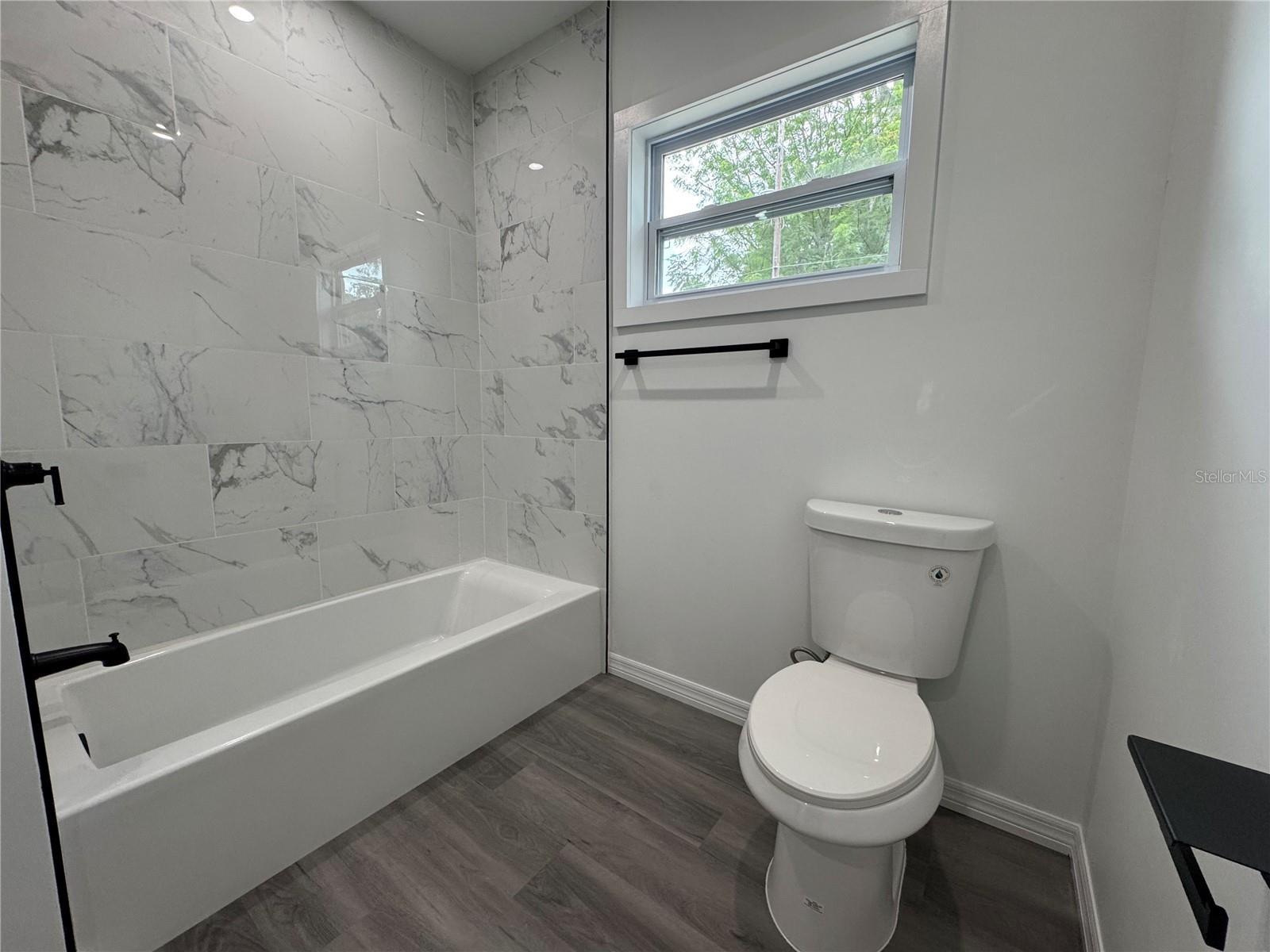 Image 18 of 32 For 408 1st Street
