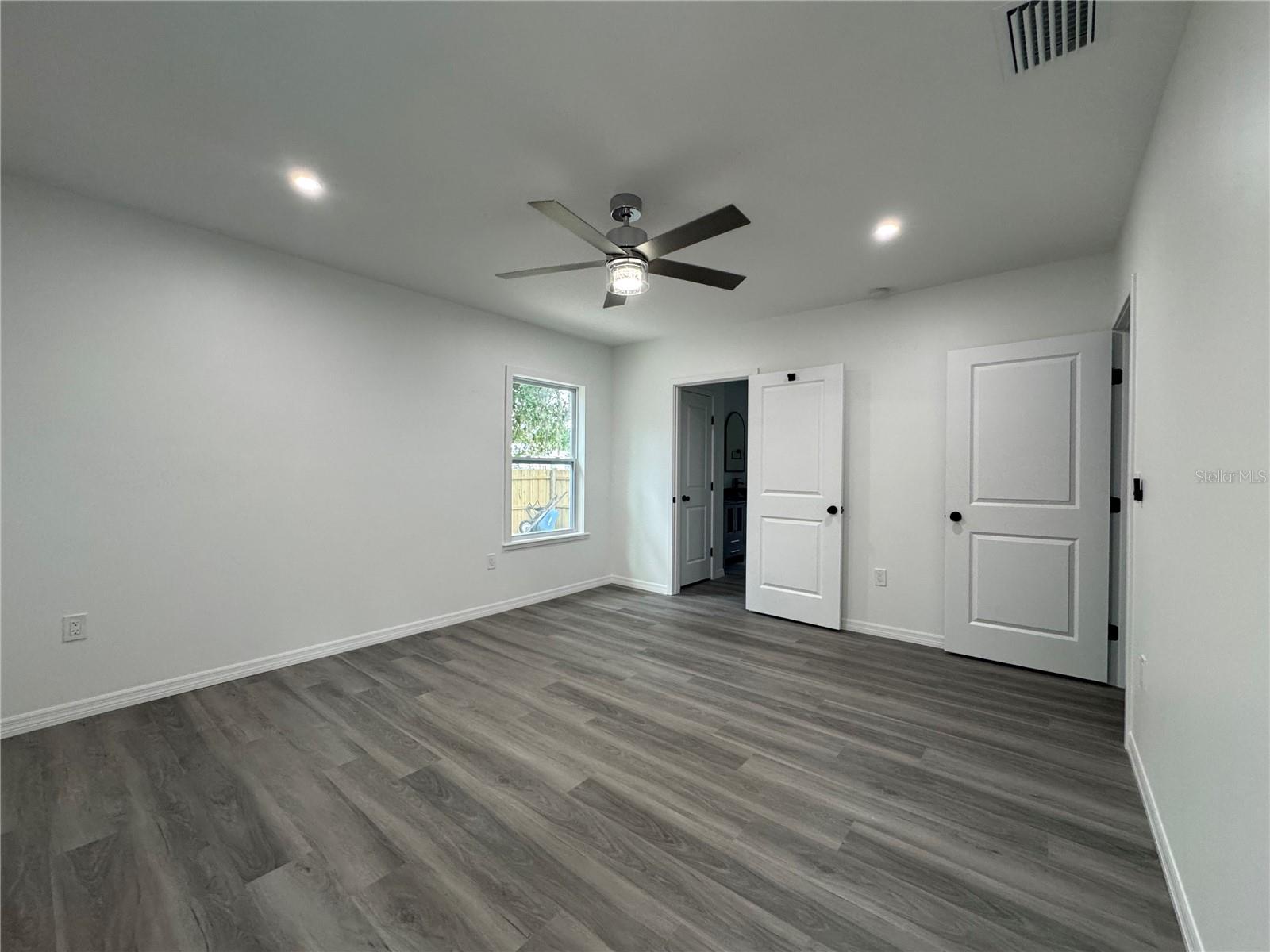Image 21 of 32 For 408 1st Street
