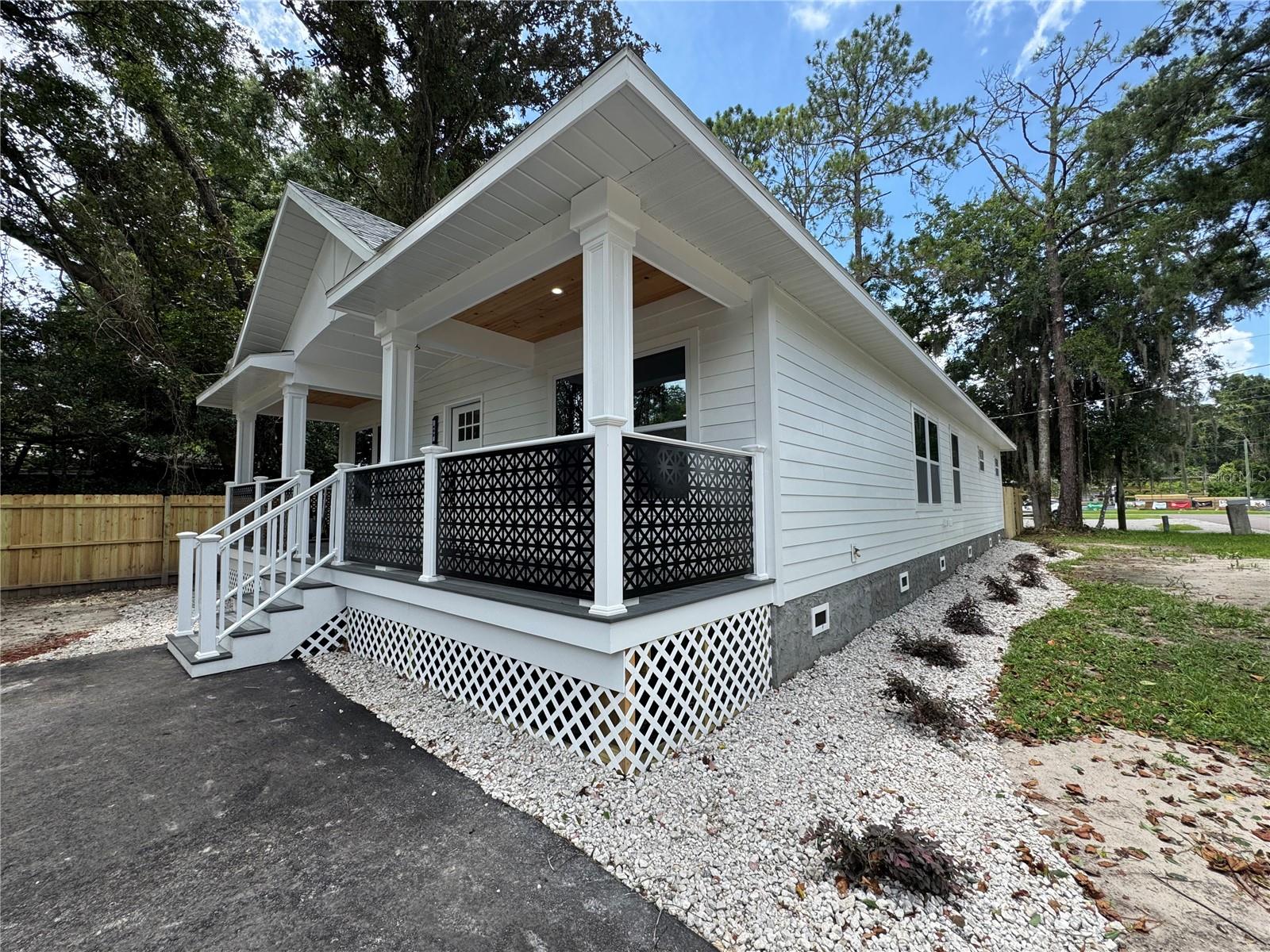 Image 4 of 32 For 408 1st Street