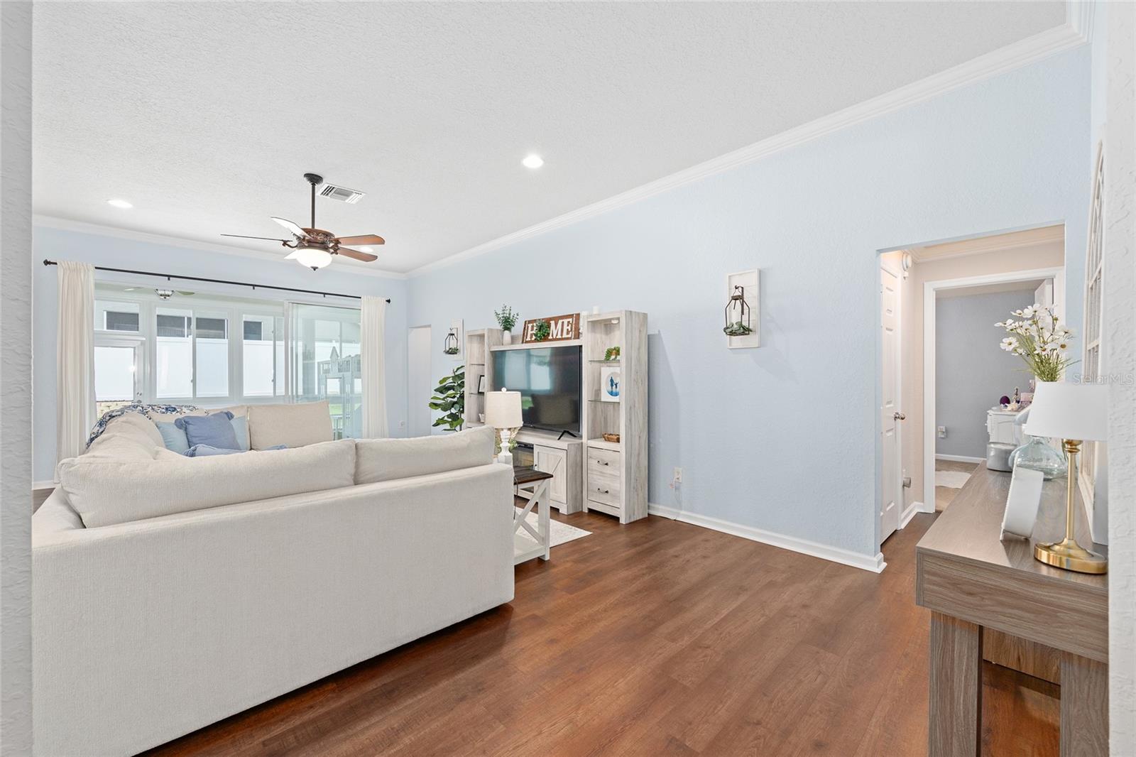 Image 17 of 66 For 5585 41st Street